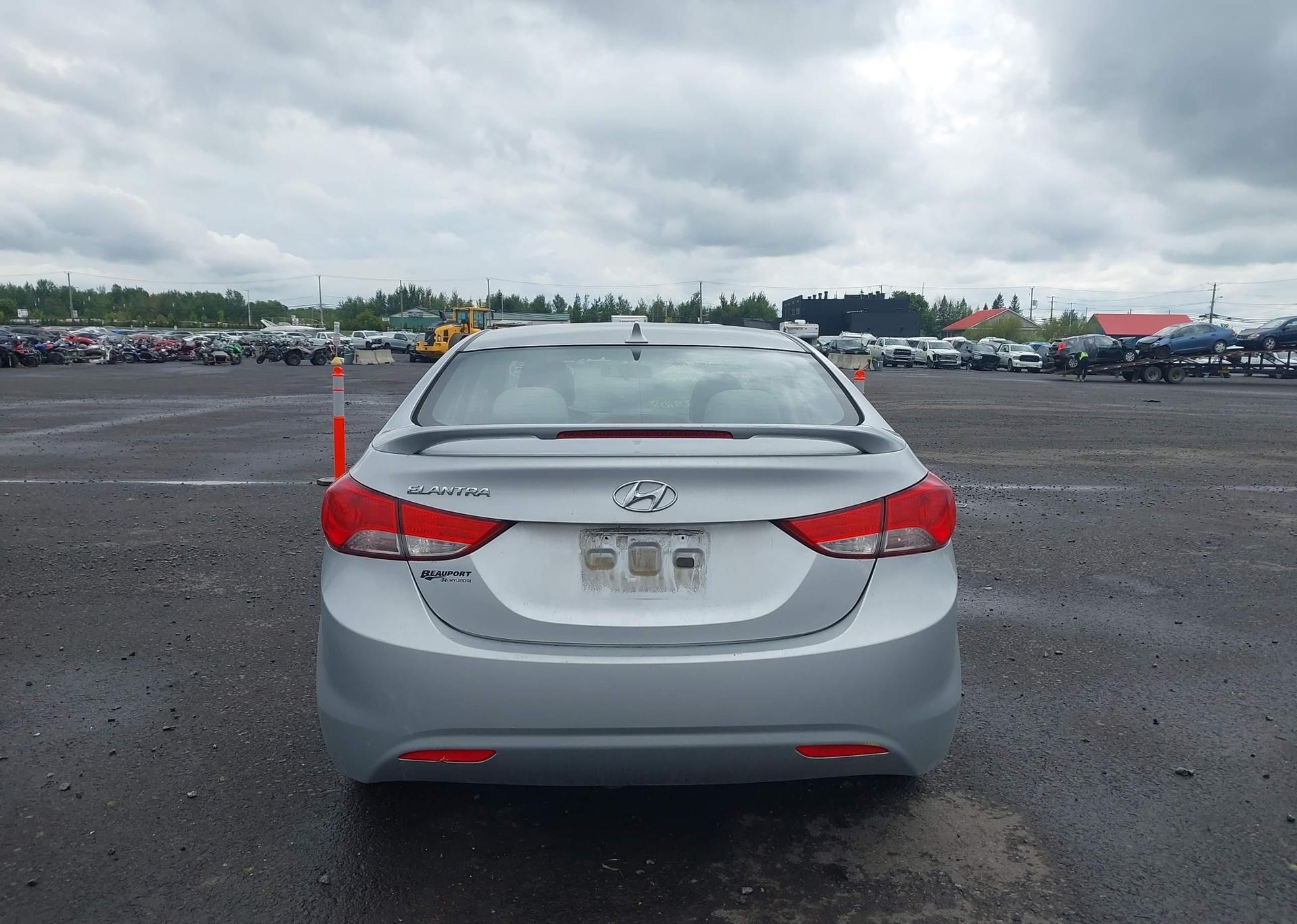2013 HYUNDAI ELANTRA GL
