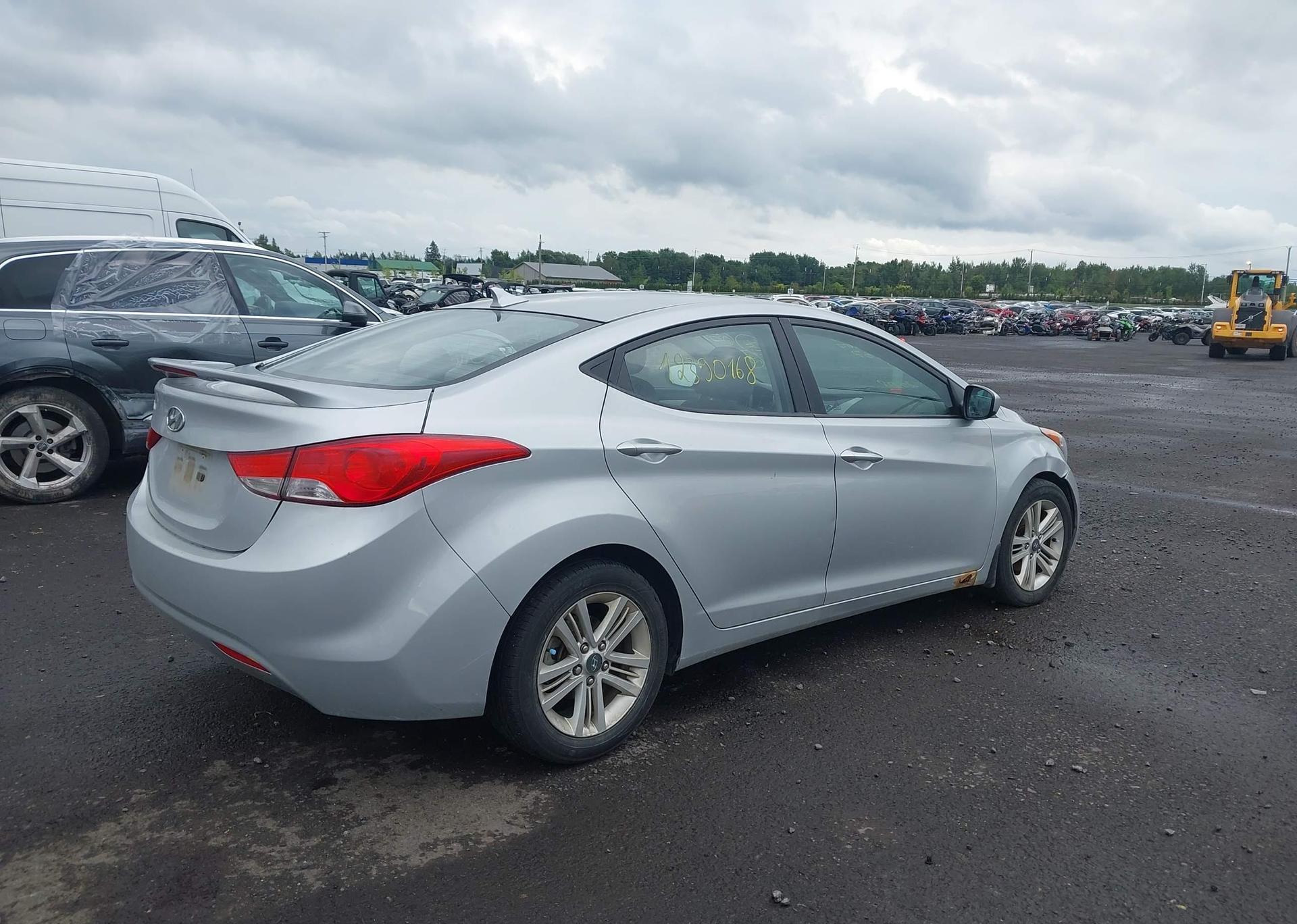 2013 HYUNDAI ELANTRA GL