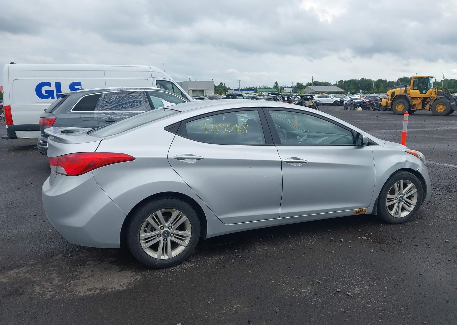 2013 HYUNDAI ELANTRA GL