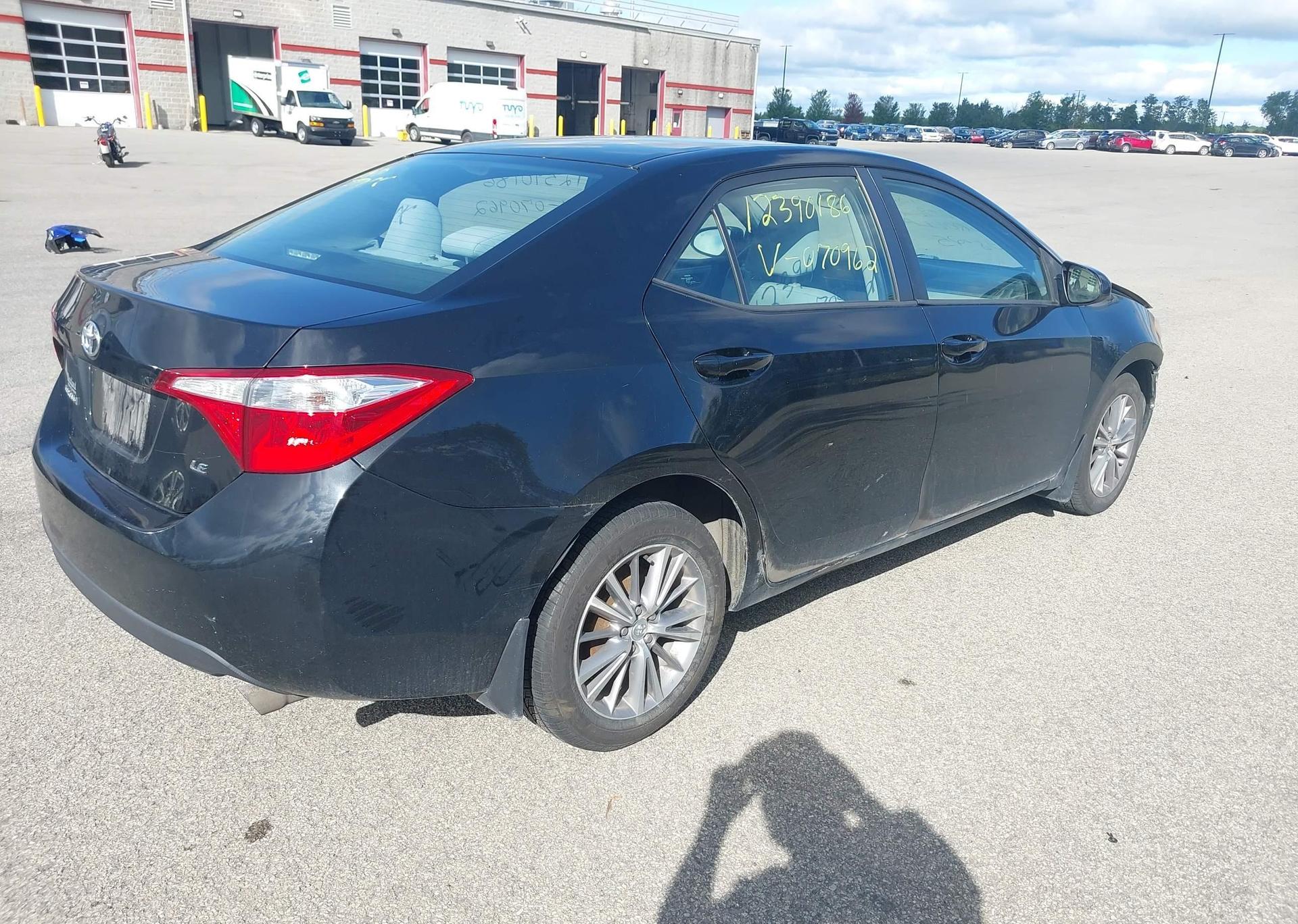 2014 TOYOTA COROLLA LE
