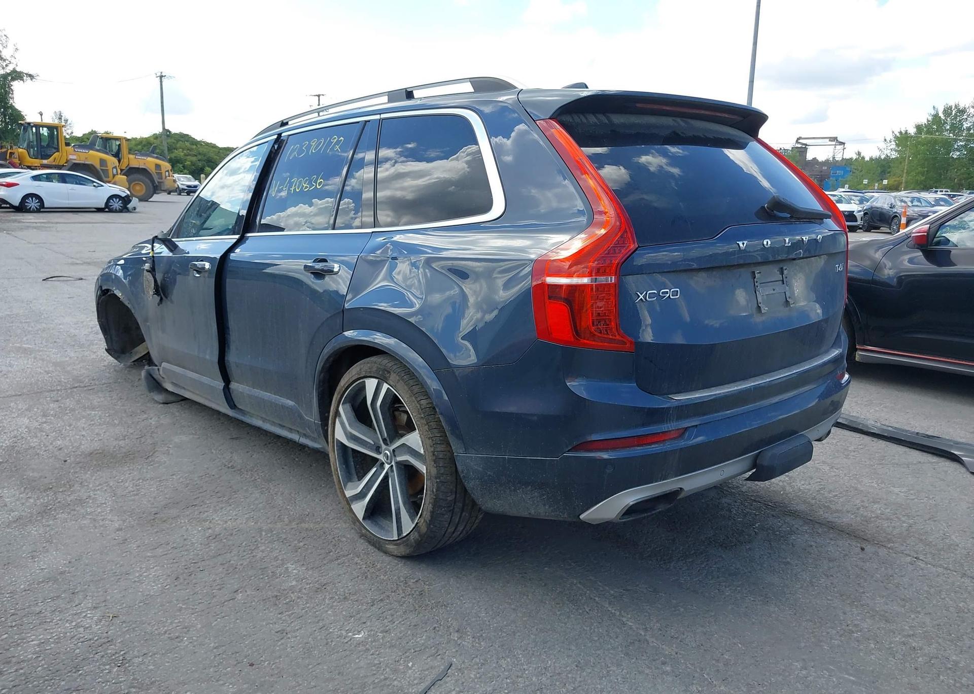 2019 VOLVO XC90 T6 MOMENTUM