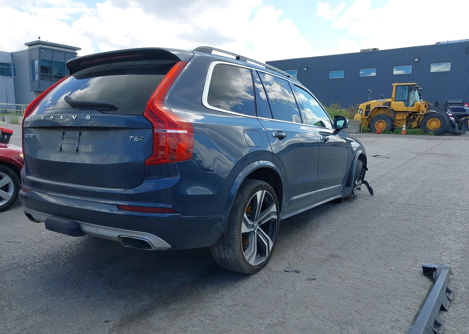 2019 VOLVO XC90 T6 MOMENTUM