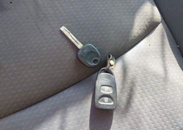 2013 KIA SORENTO LX