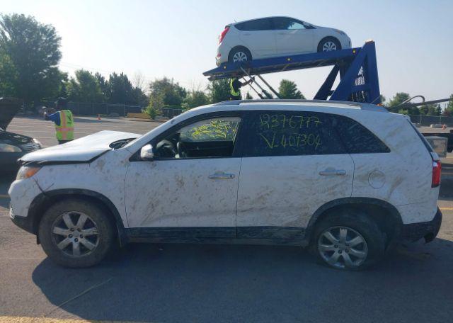 2013 KIA SORENTO LX