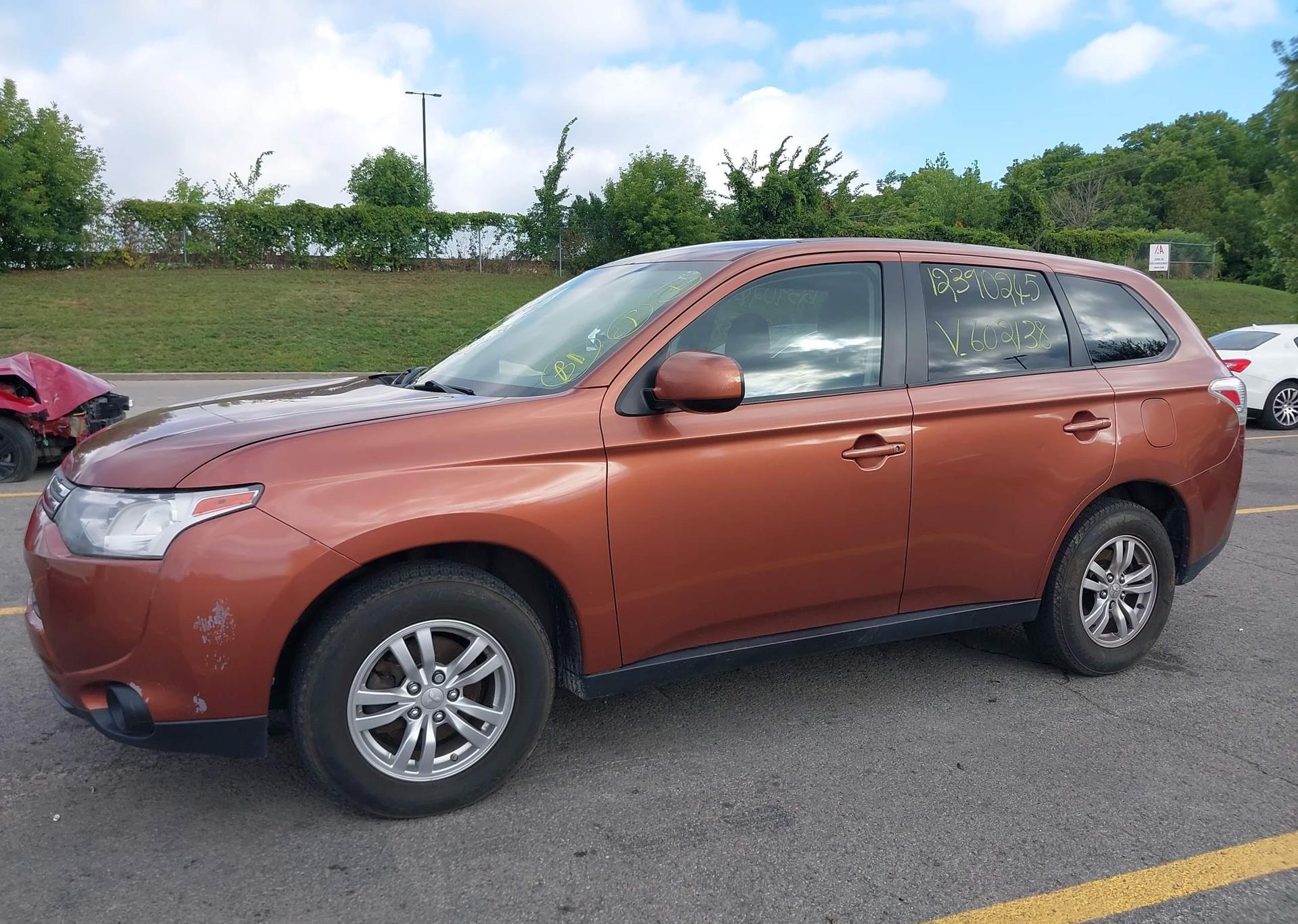2014 MITSUBISHI outlander