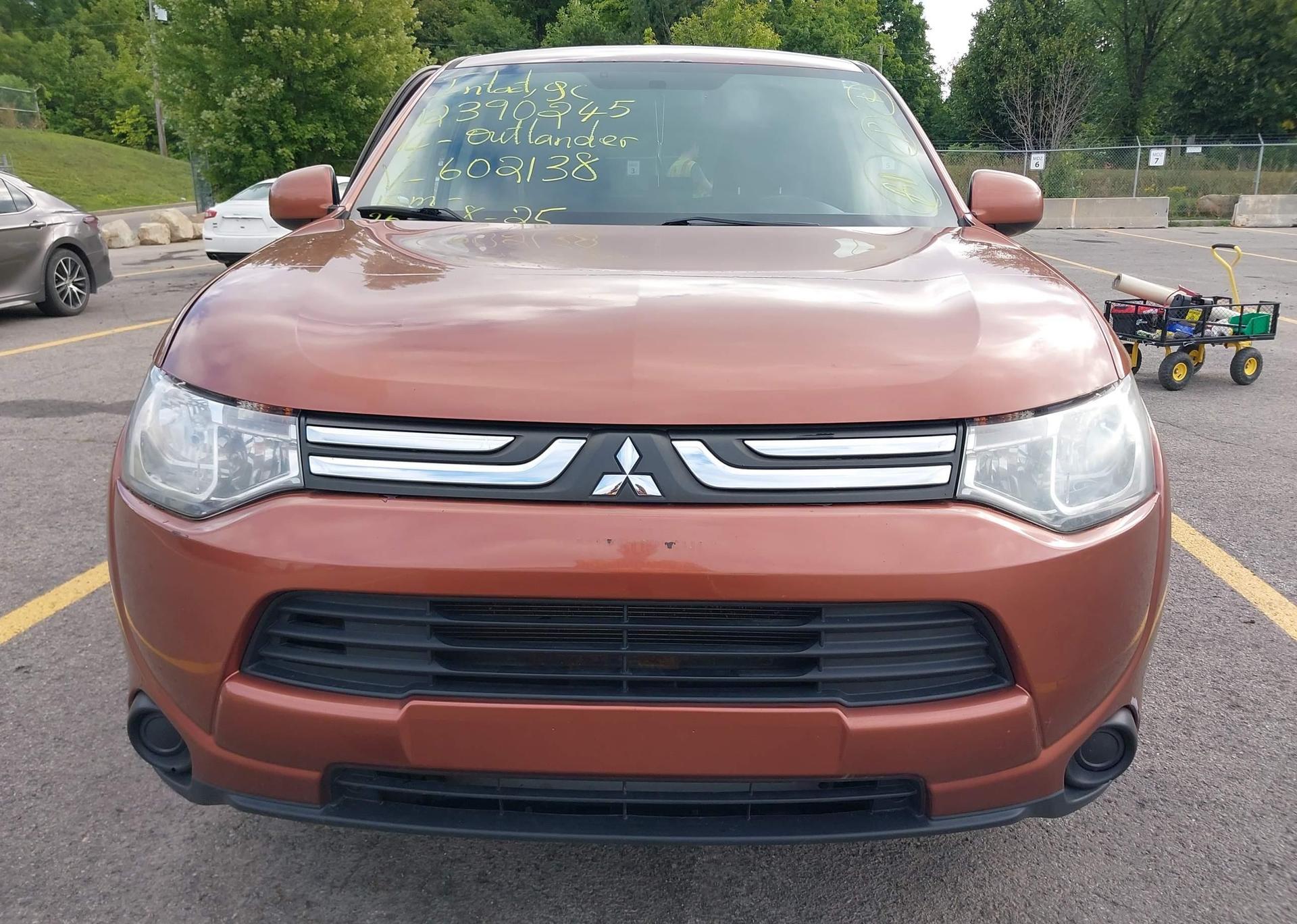 2014 MITSUBISHI outlander