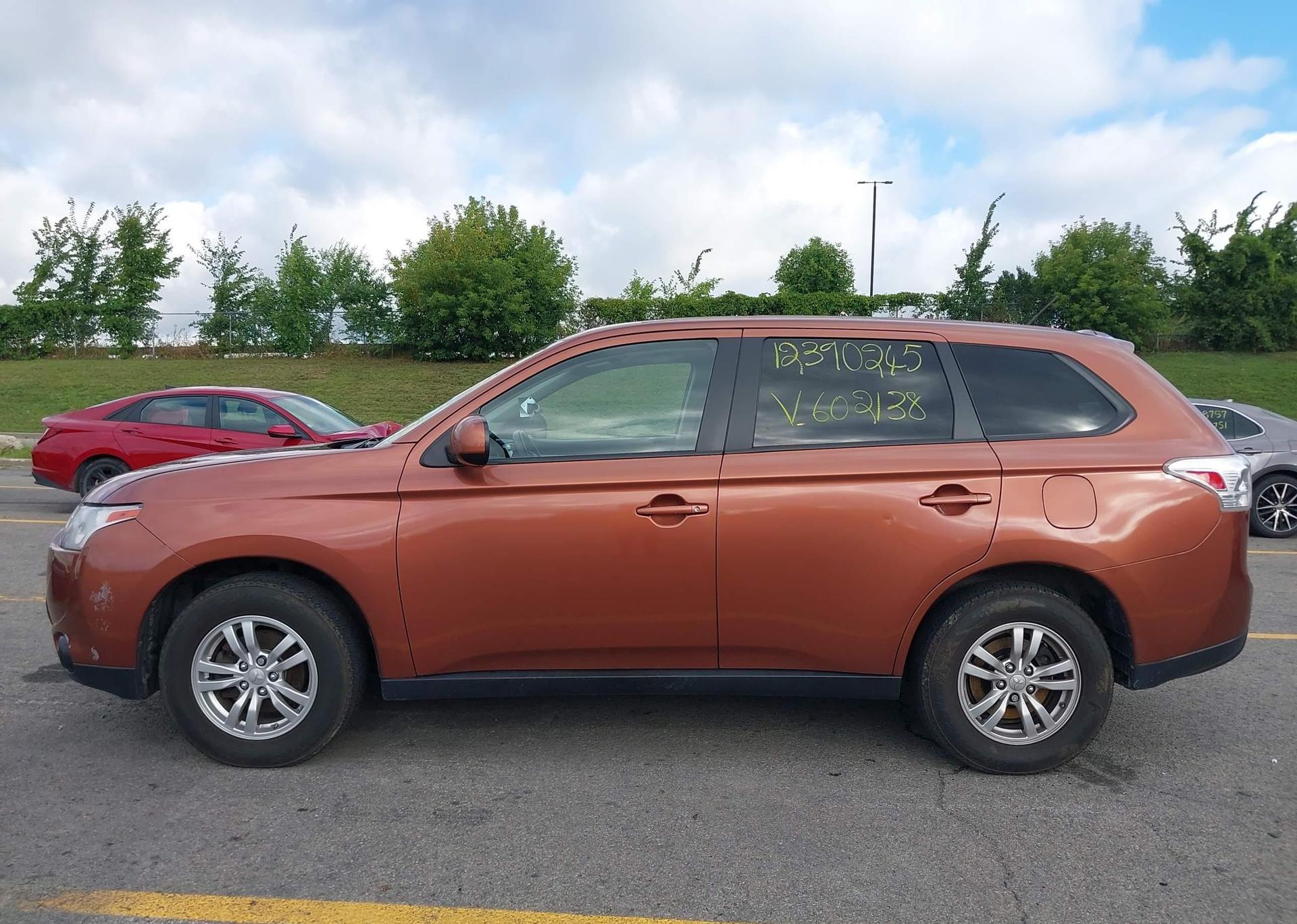 2014 MITSUBISHI outlander