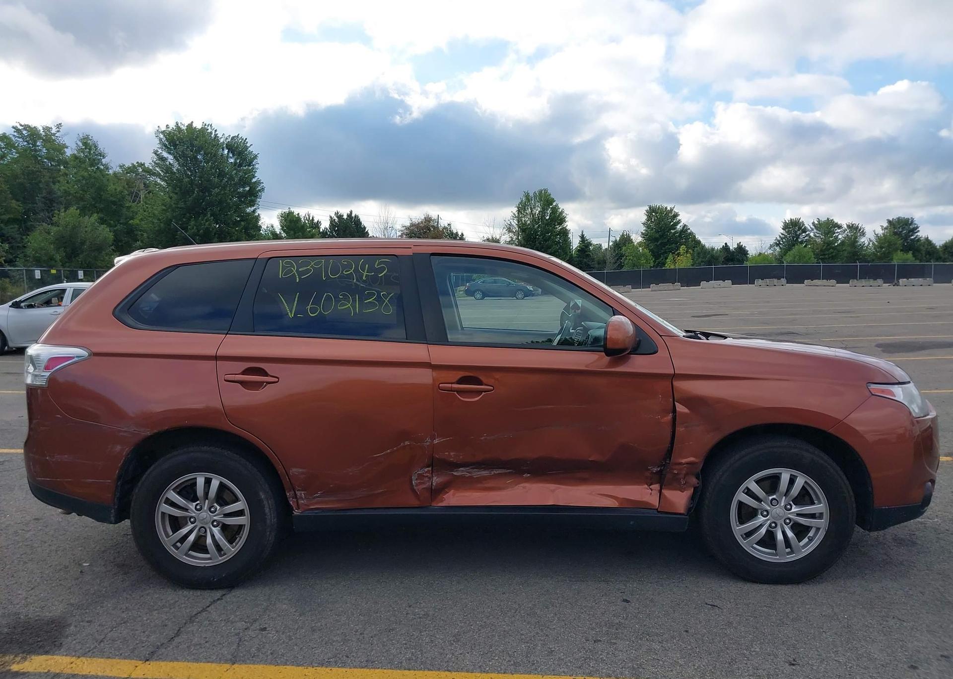 2014 MITSUBISHI outlander