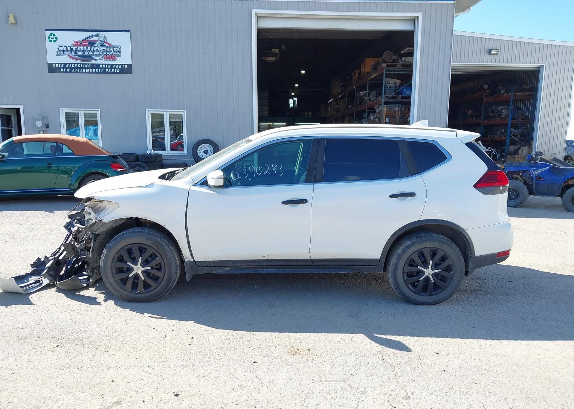 2017 NISSAN ROGUE SV
