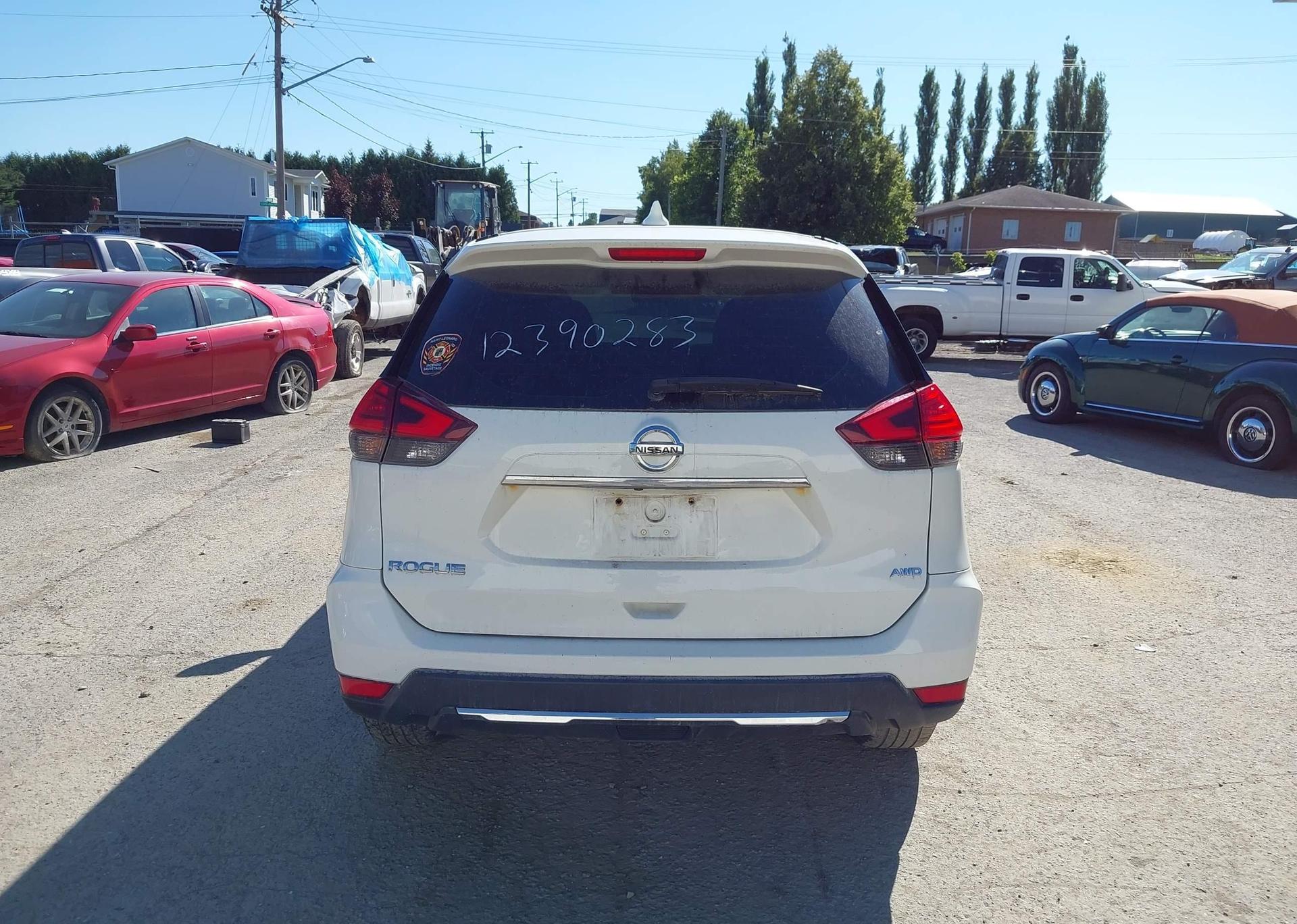 2017 NISSAN ROGUE SV