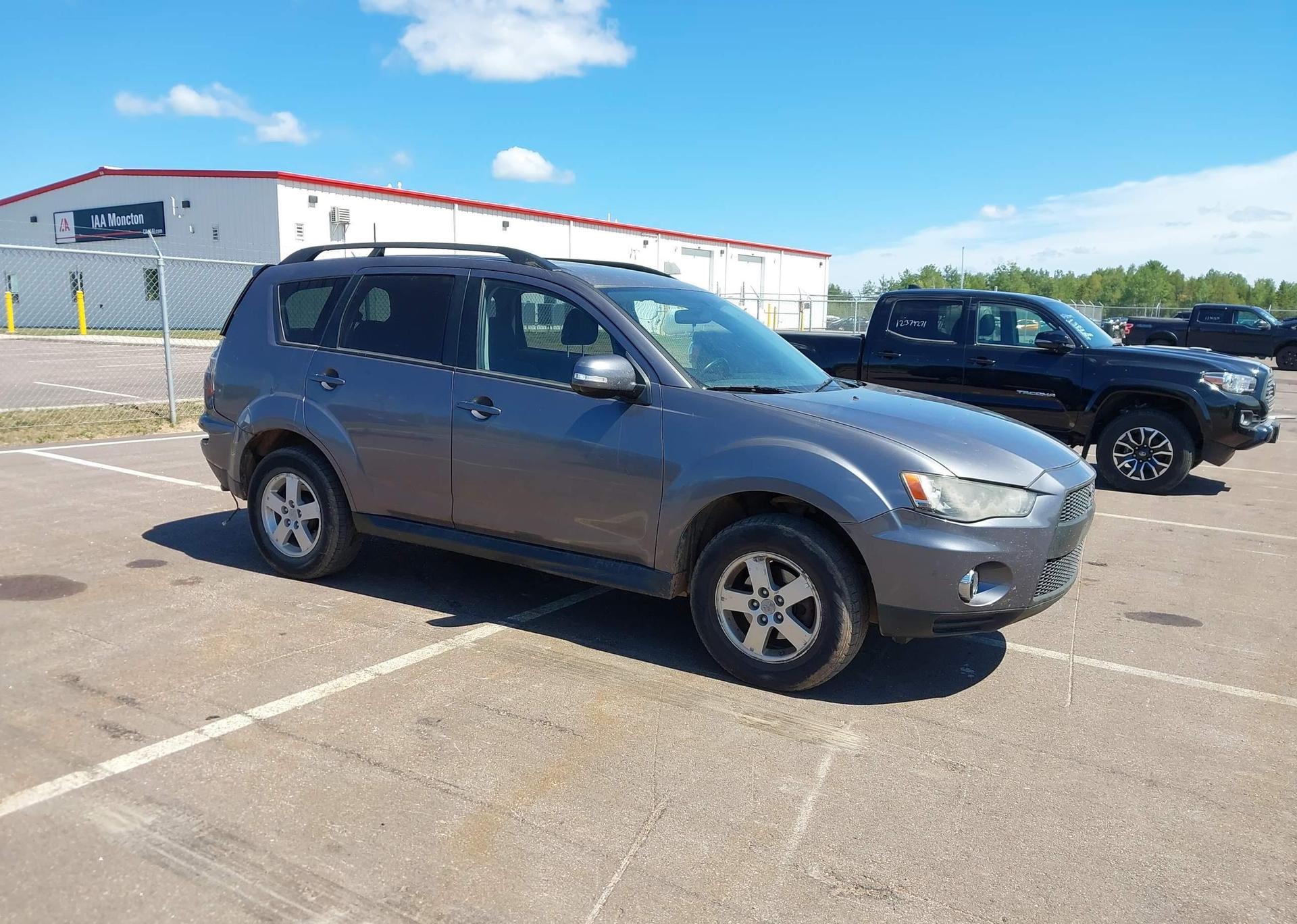 2010 MITSUBISHI OUTLANDER XLS