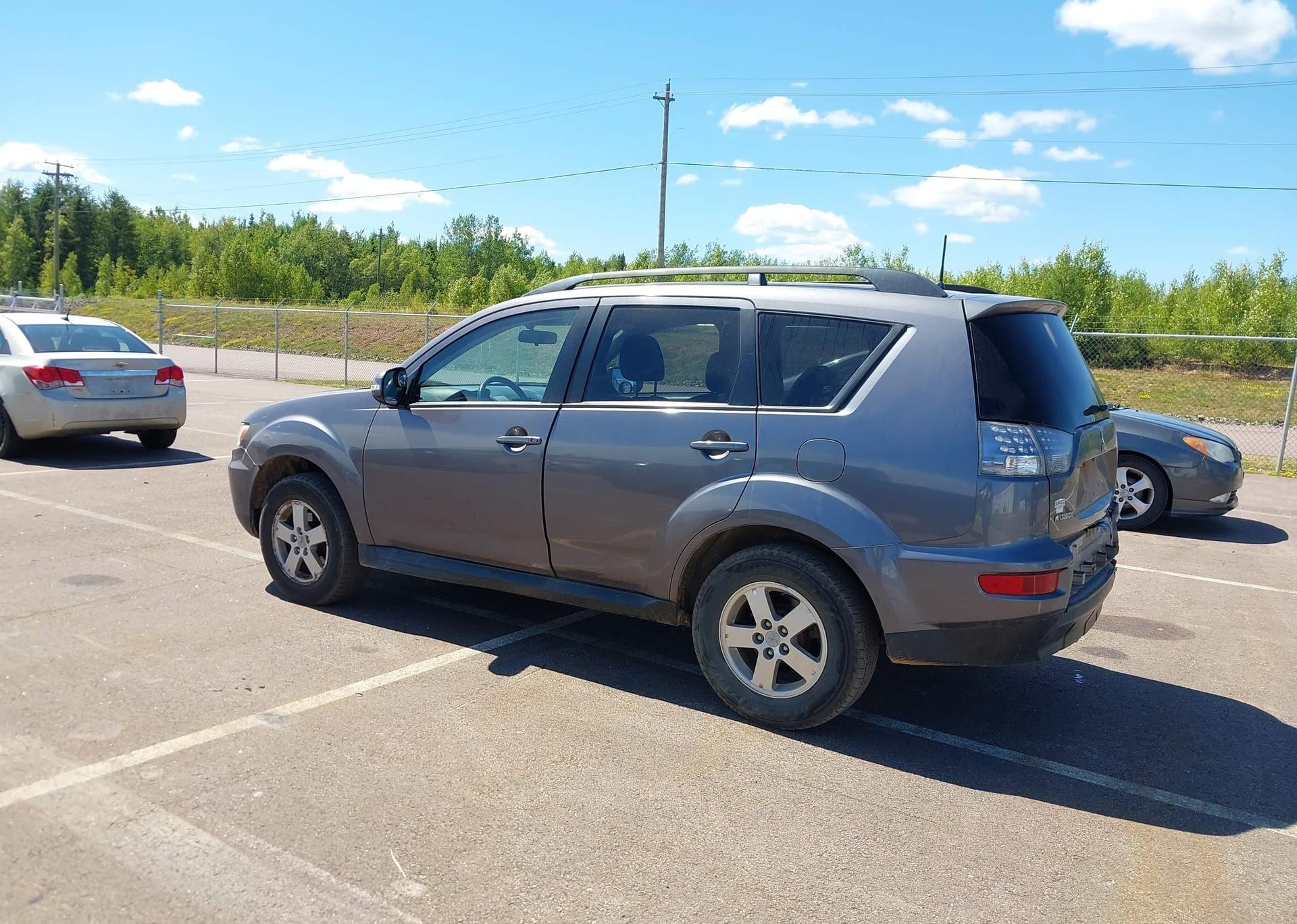 2010 MITSUBISHI OUTLANDER XLS