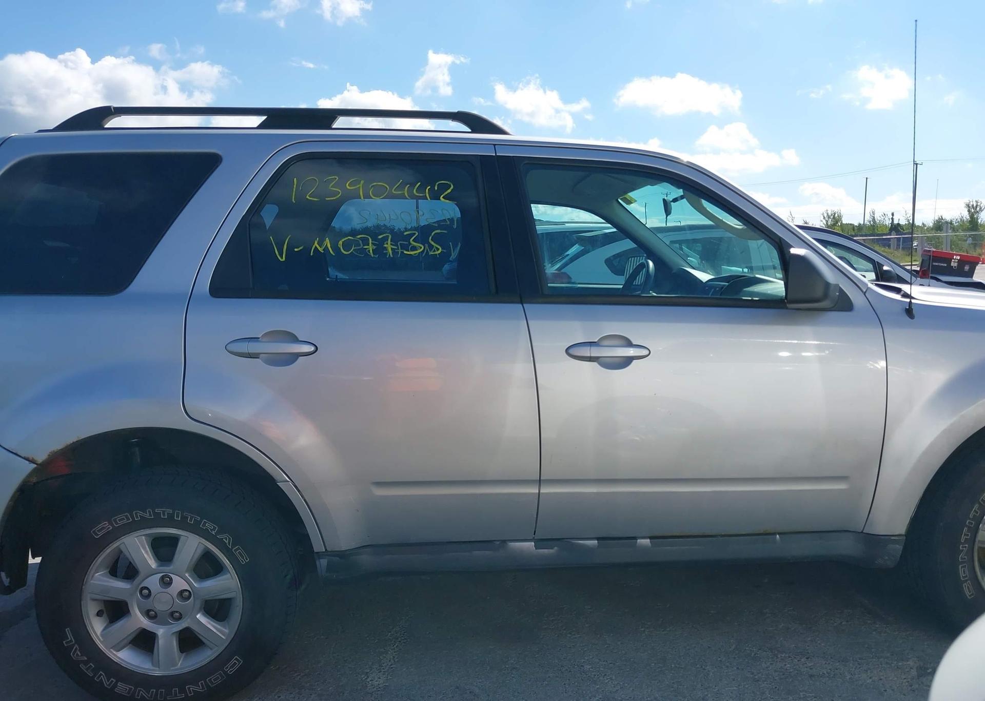 2010 MAZDA TRIBUTE I