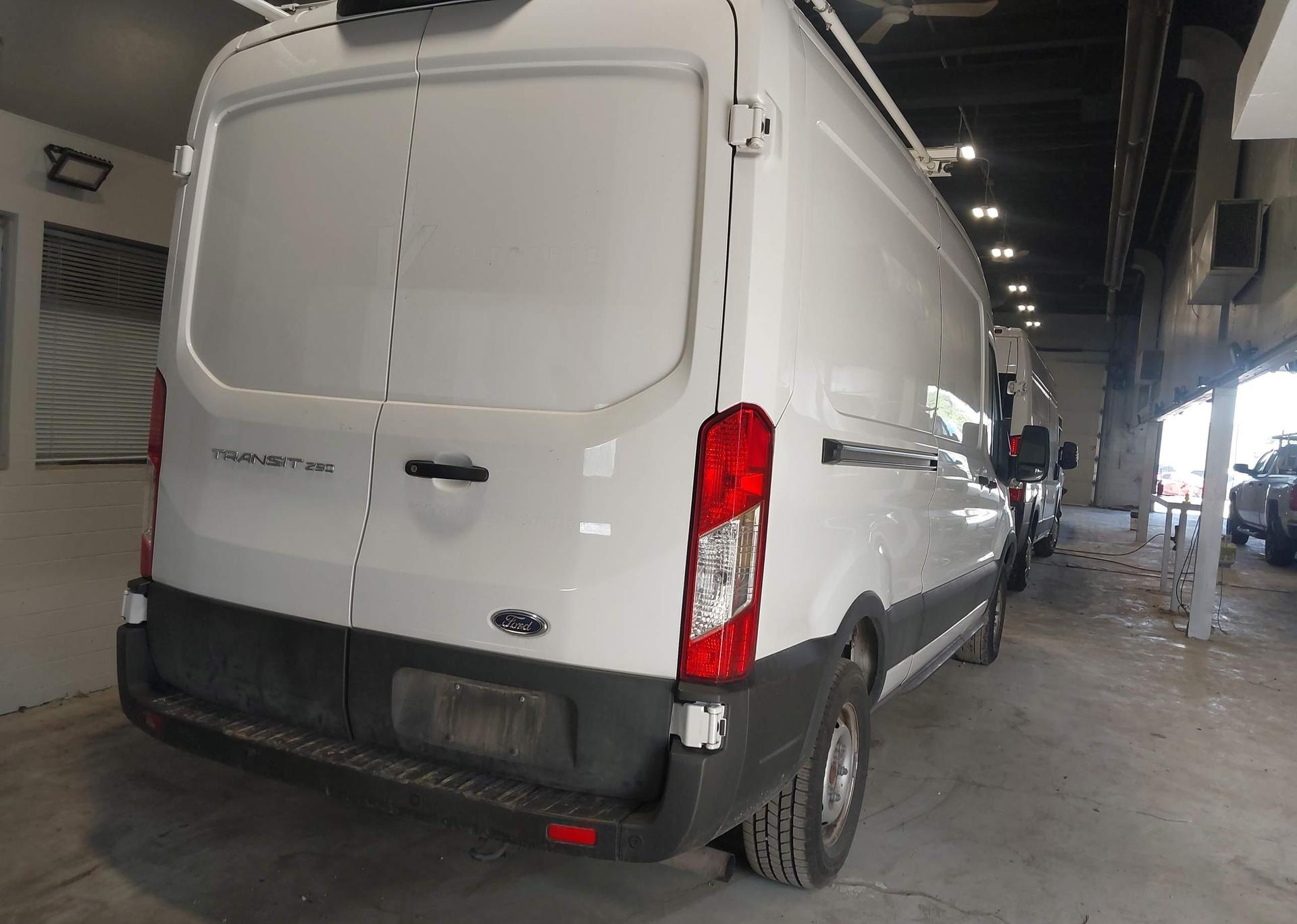 2021 FORD transit t-250