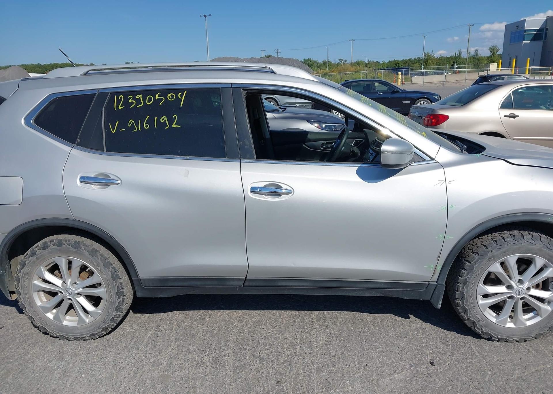 2015 NISSAN ROGUE S