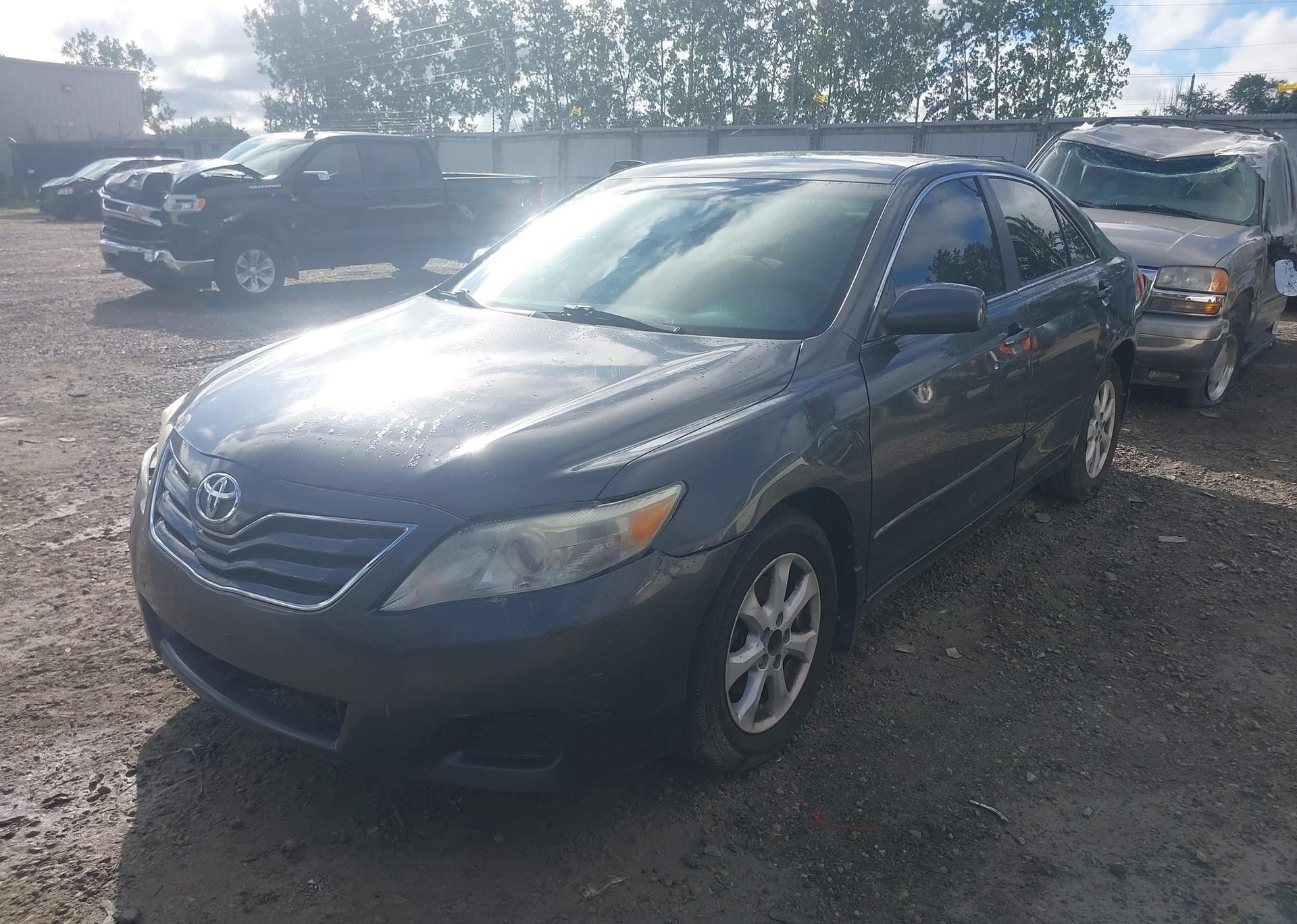 2011 TOYOTA CAMRY LE
