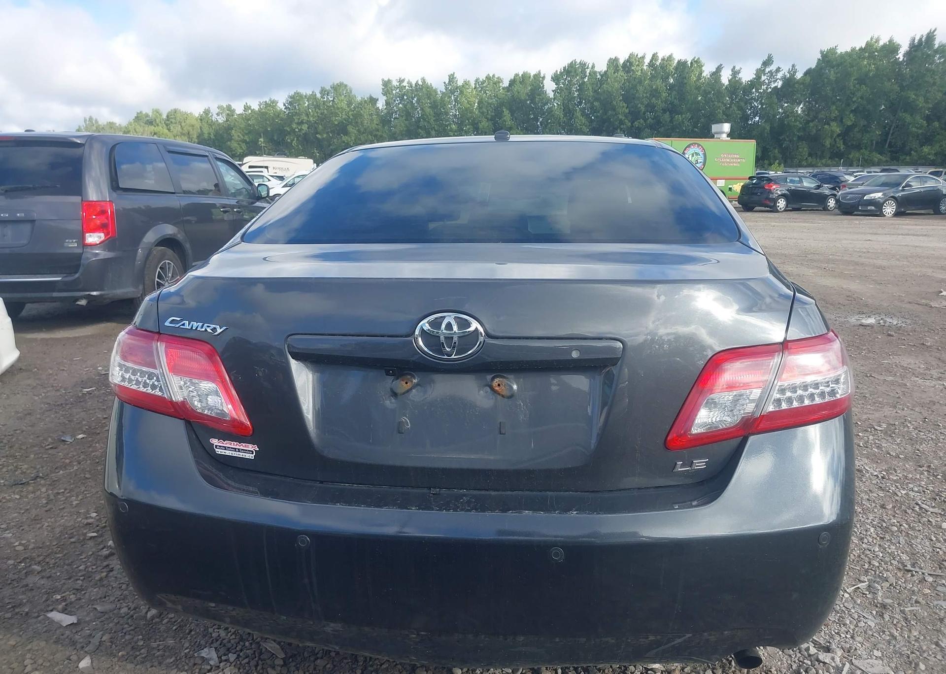 2011 TOYOTA CAMRY LE
