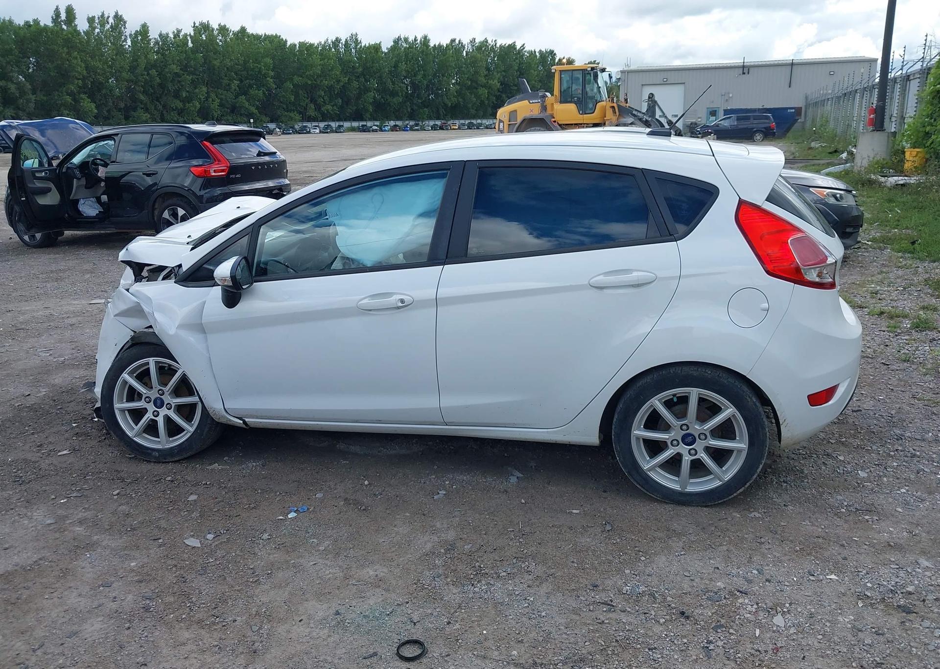 2015 FORD FIESTA SE