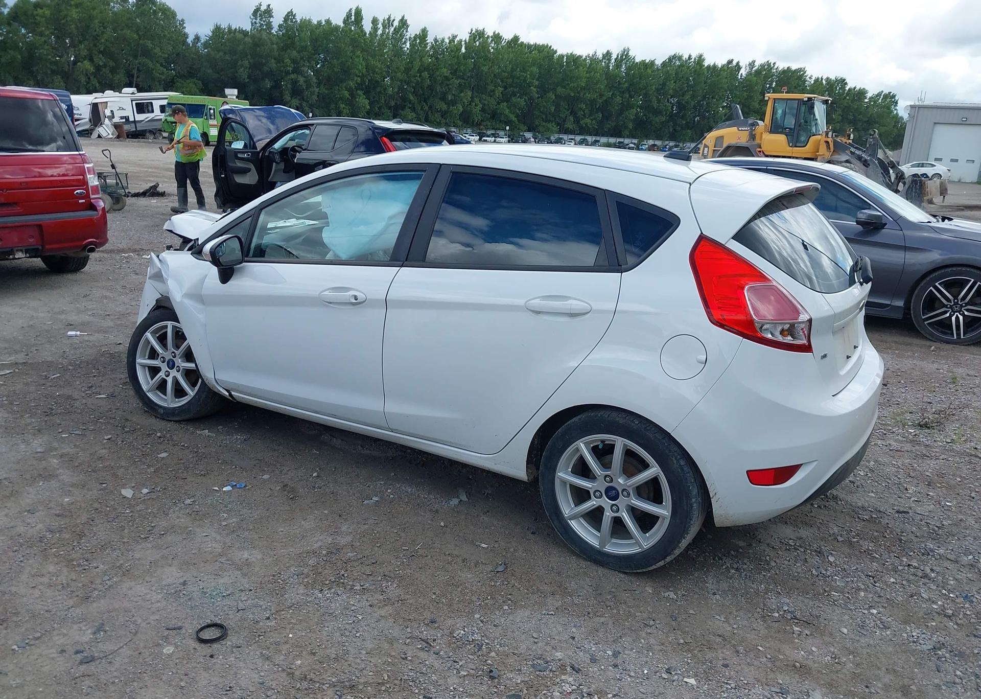 2015 FORD FIESTA SE