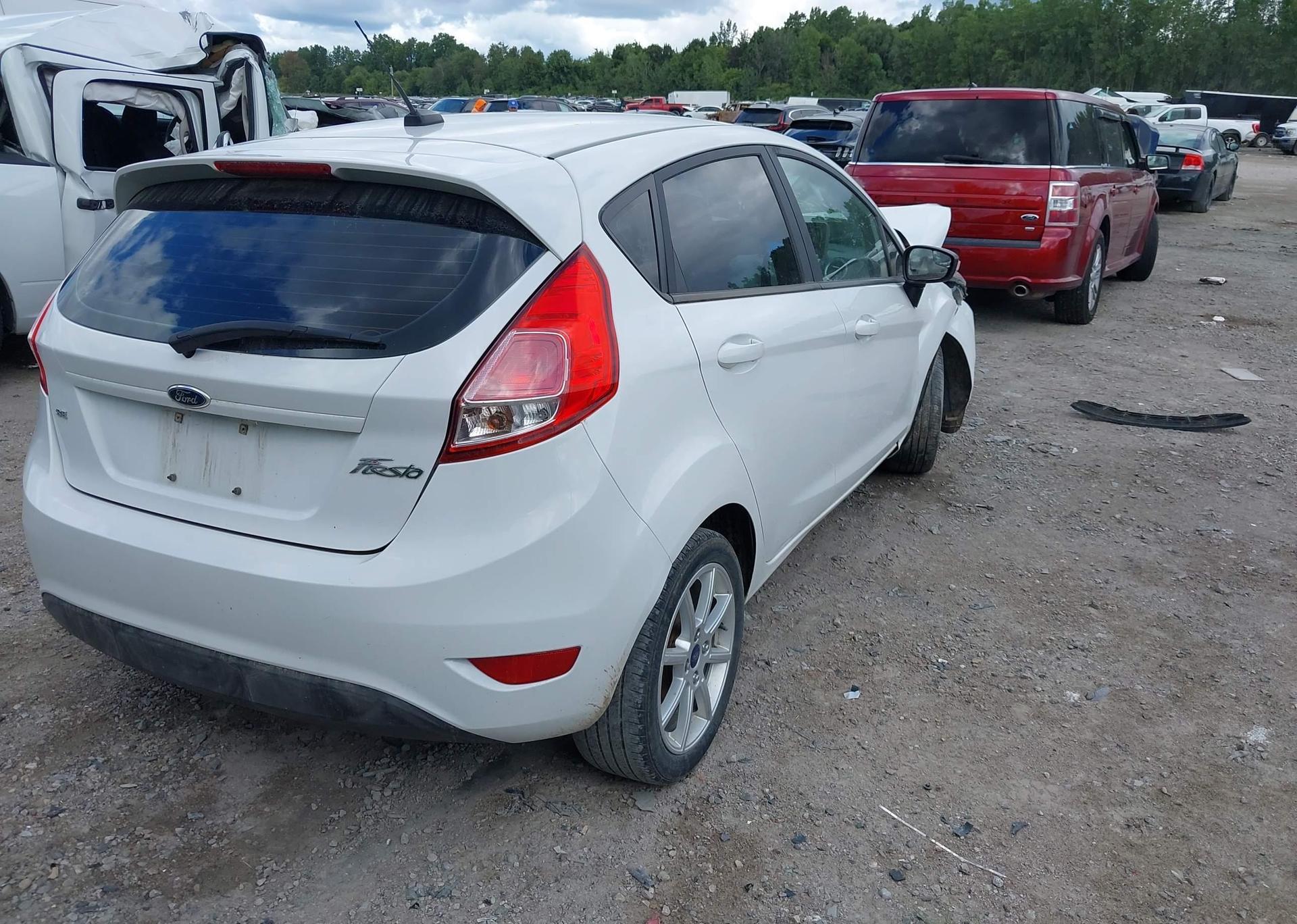2015 FORD FIESTA SE