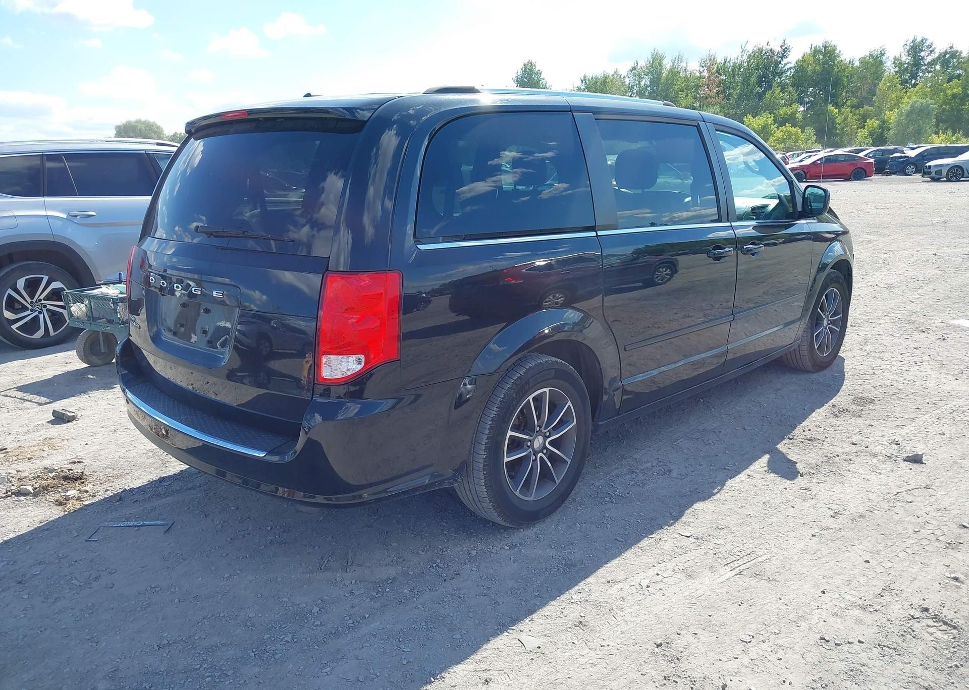 2016 DODGE GRAND CARAVAN SE