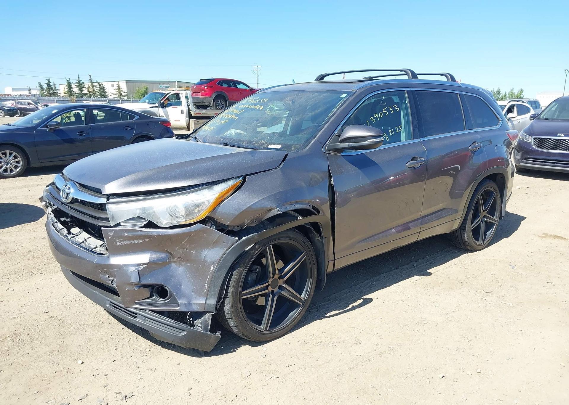 2015 TOYOTA HIGHLANDER LIMITED
