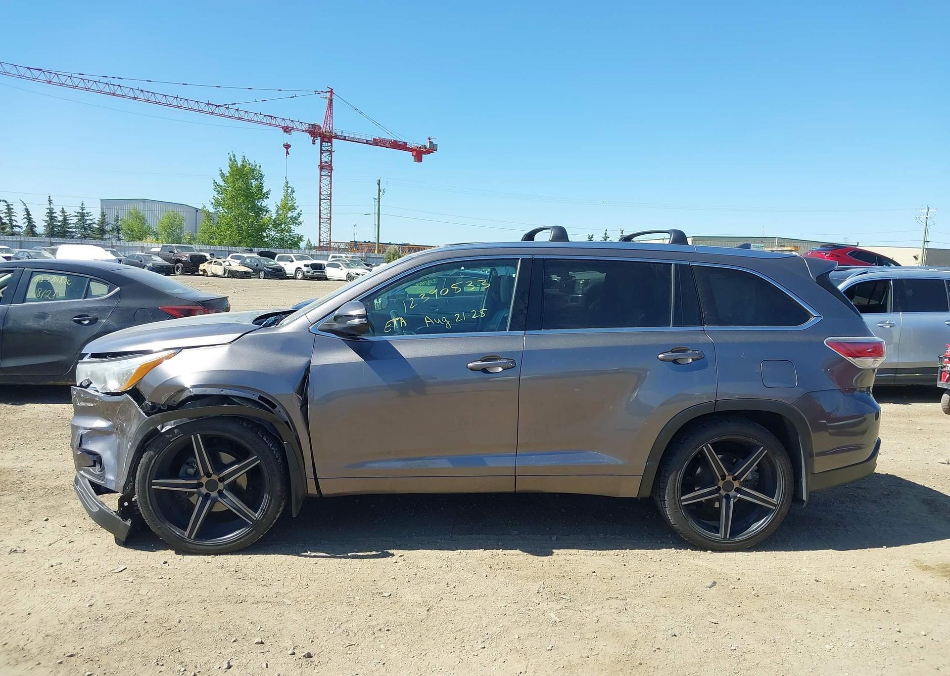 2015 TOYOTA HIGHLANDER LIMITED