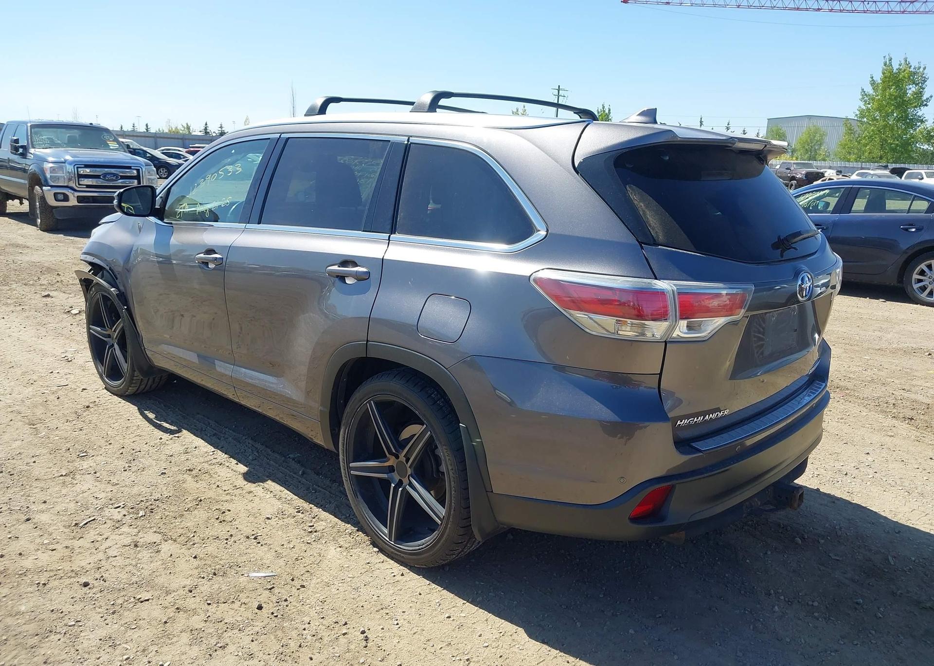 2015 TOYOTA HIGHLANDER LIMITED