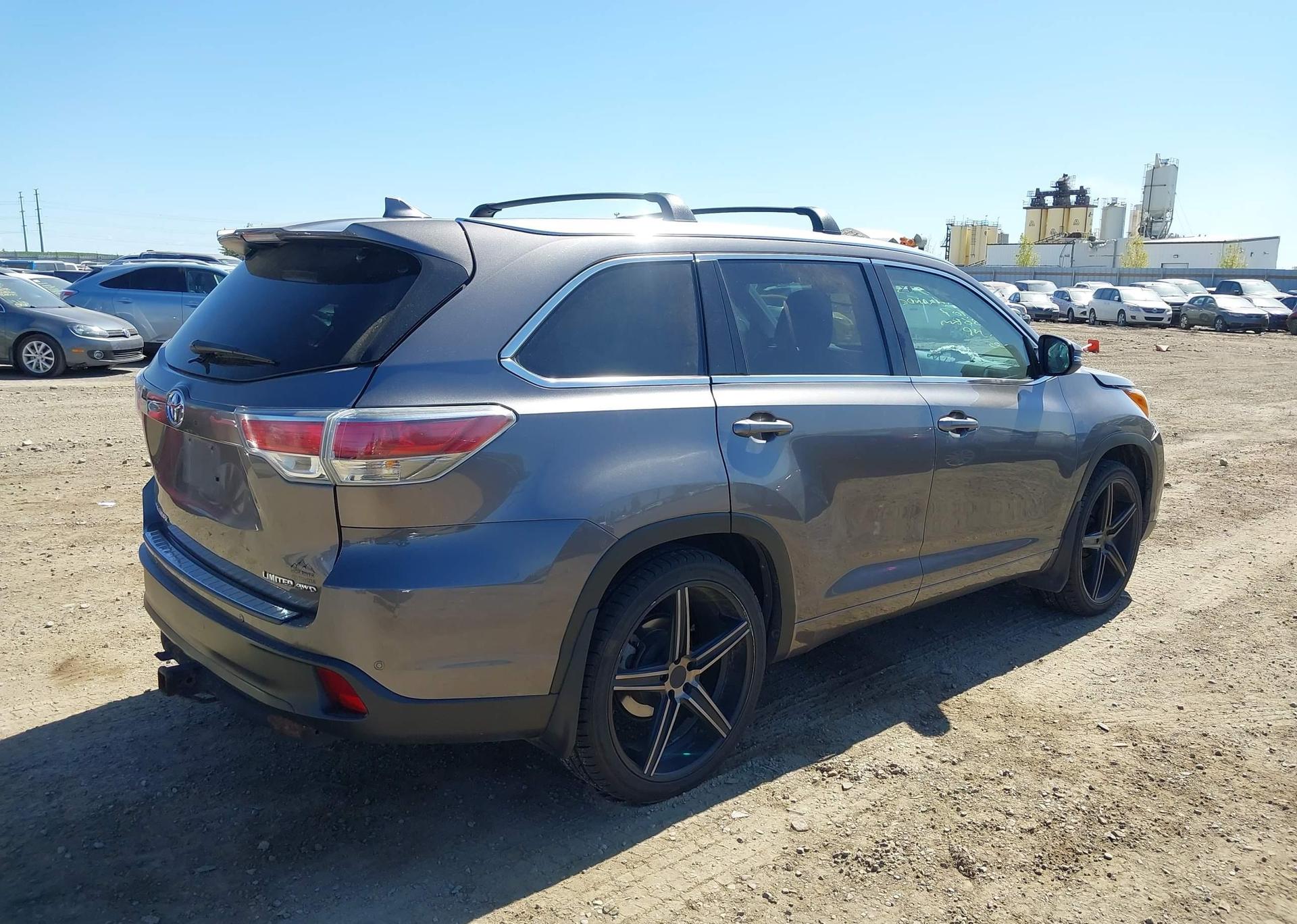 2015 TOYOTA HIGHLANDER LIMITED