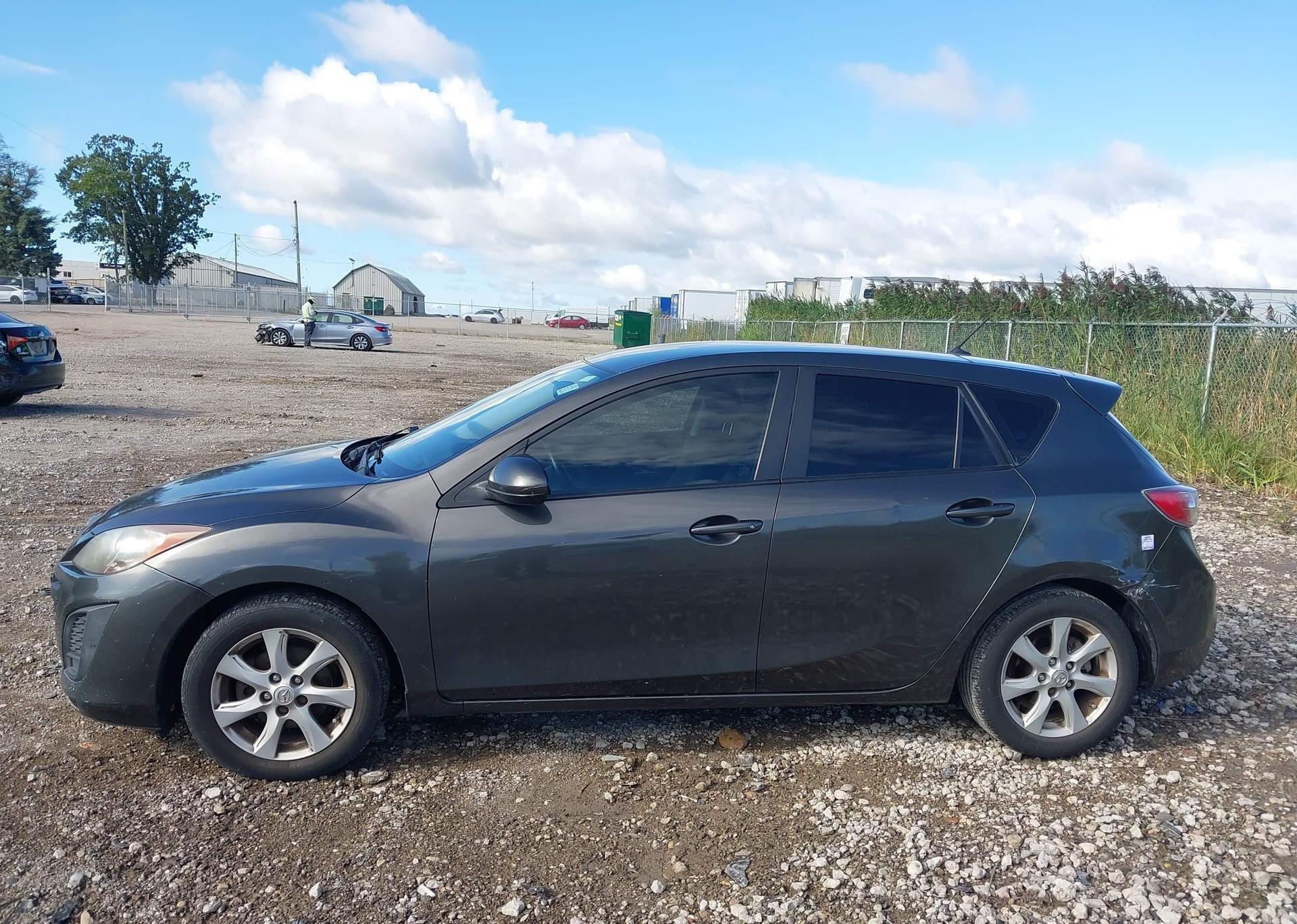 2011 MAZDA 3 I
