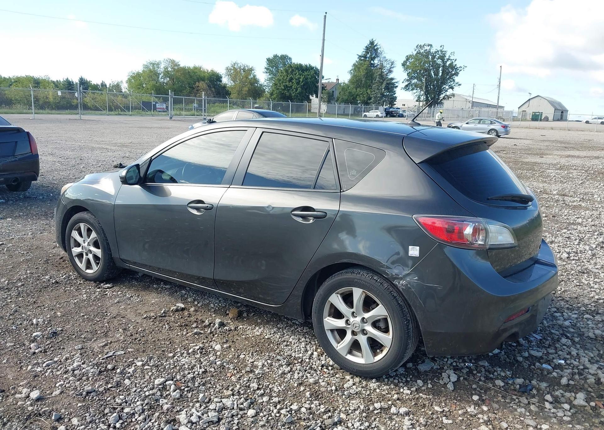 2011 MAZDA 3 I