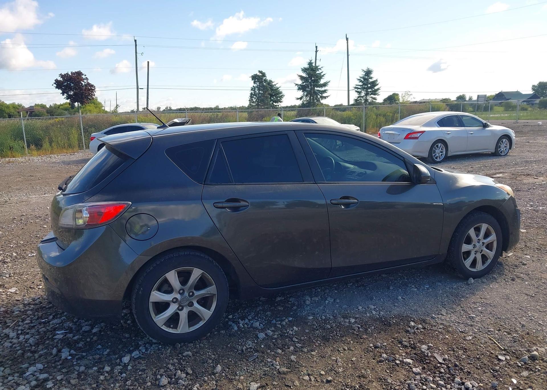 2011 MAZDA 3 I