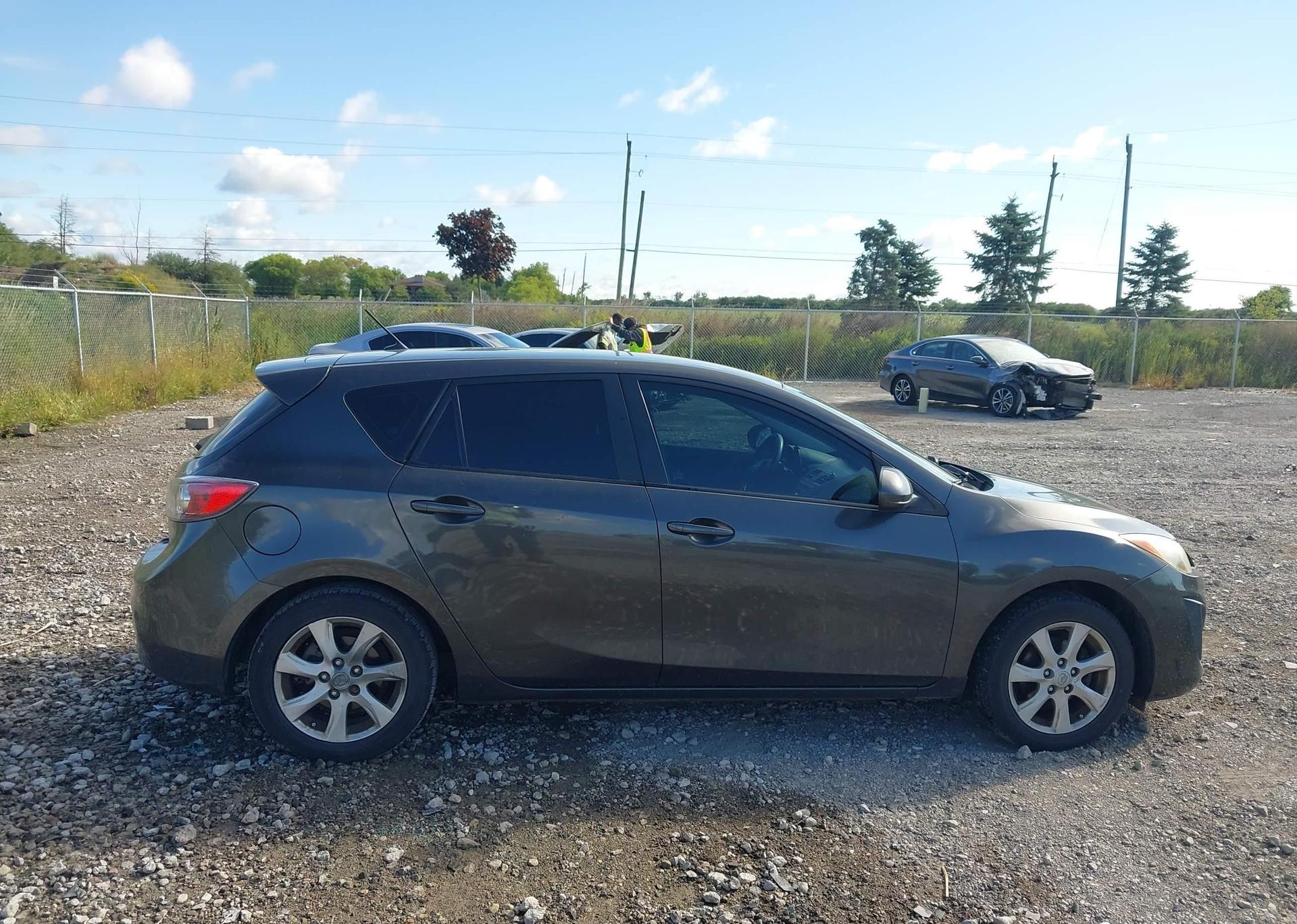 2011 MAZDA 3 I