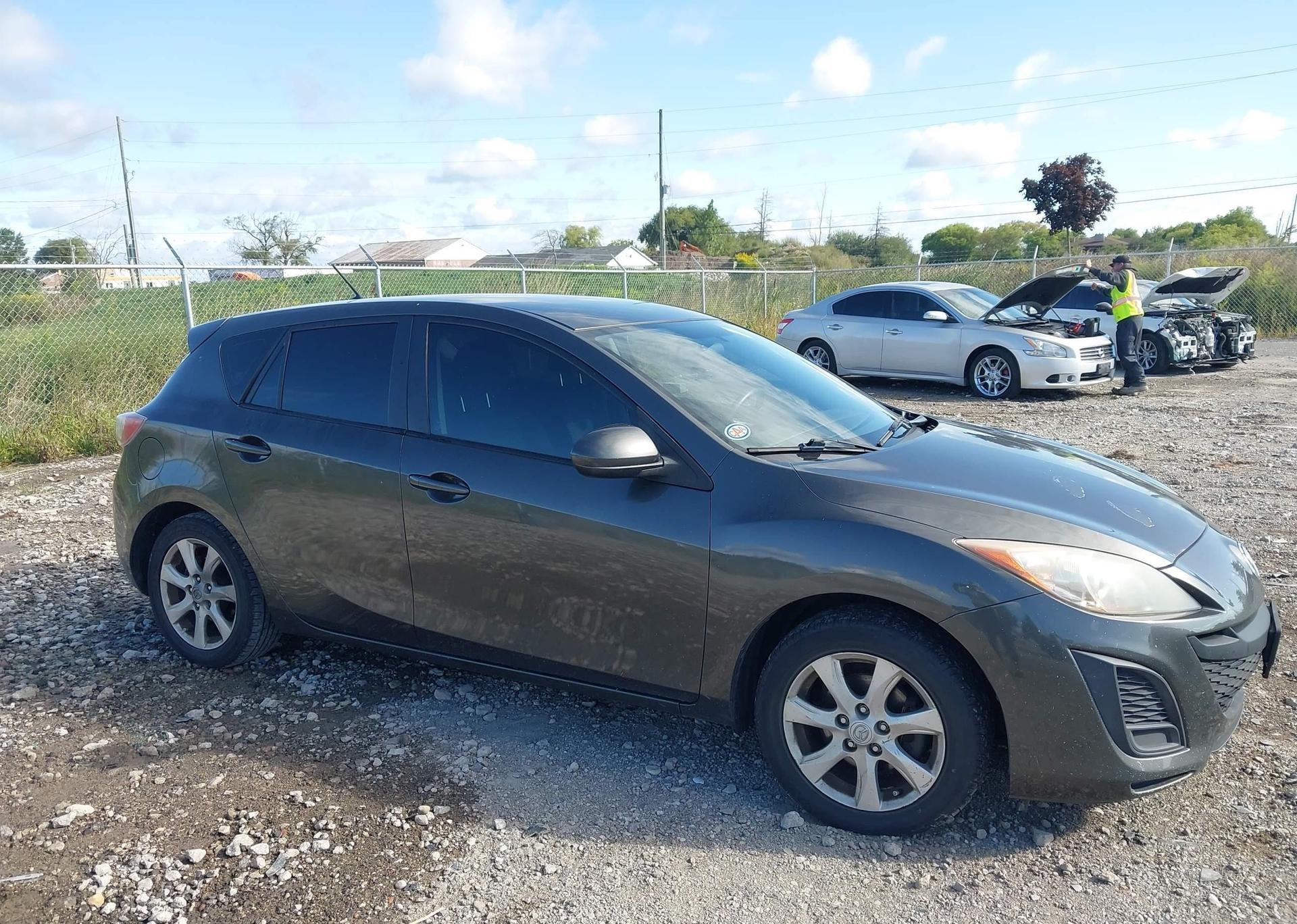 2011 MAZDA 3 I