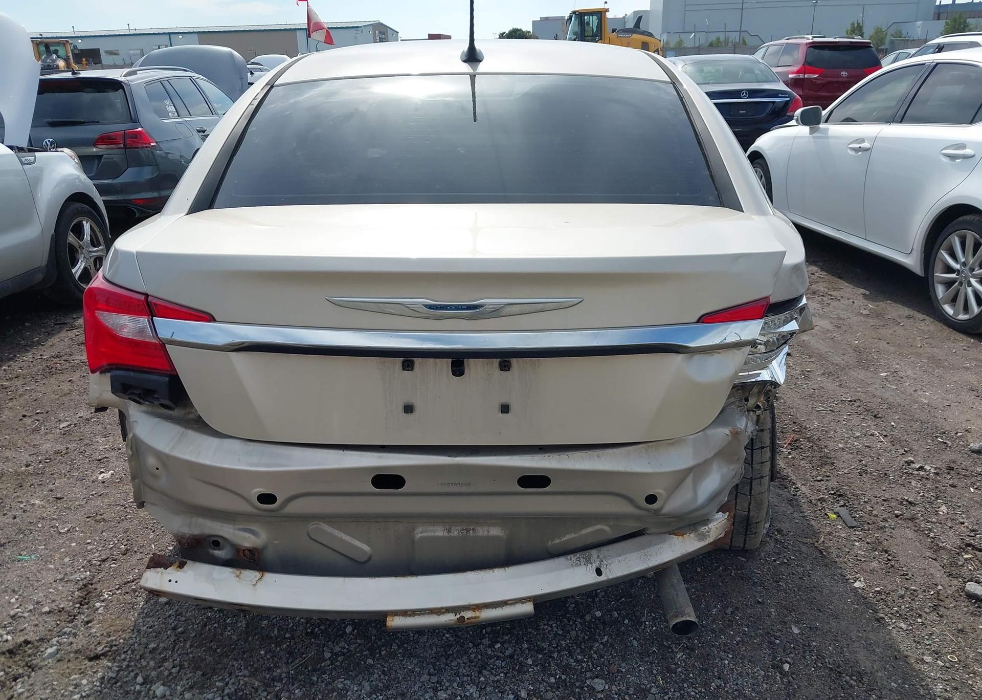 2014 CHRYSLER 200 LX