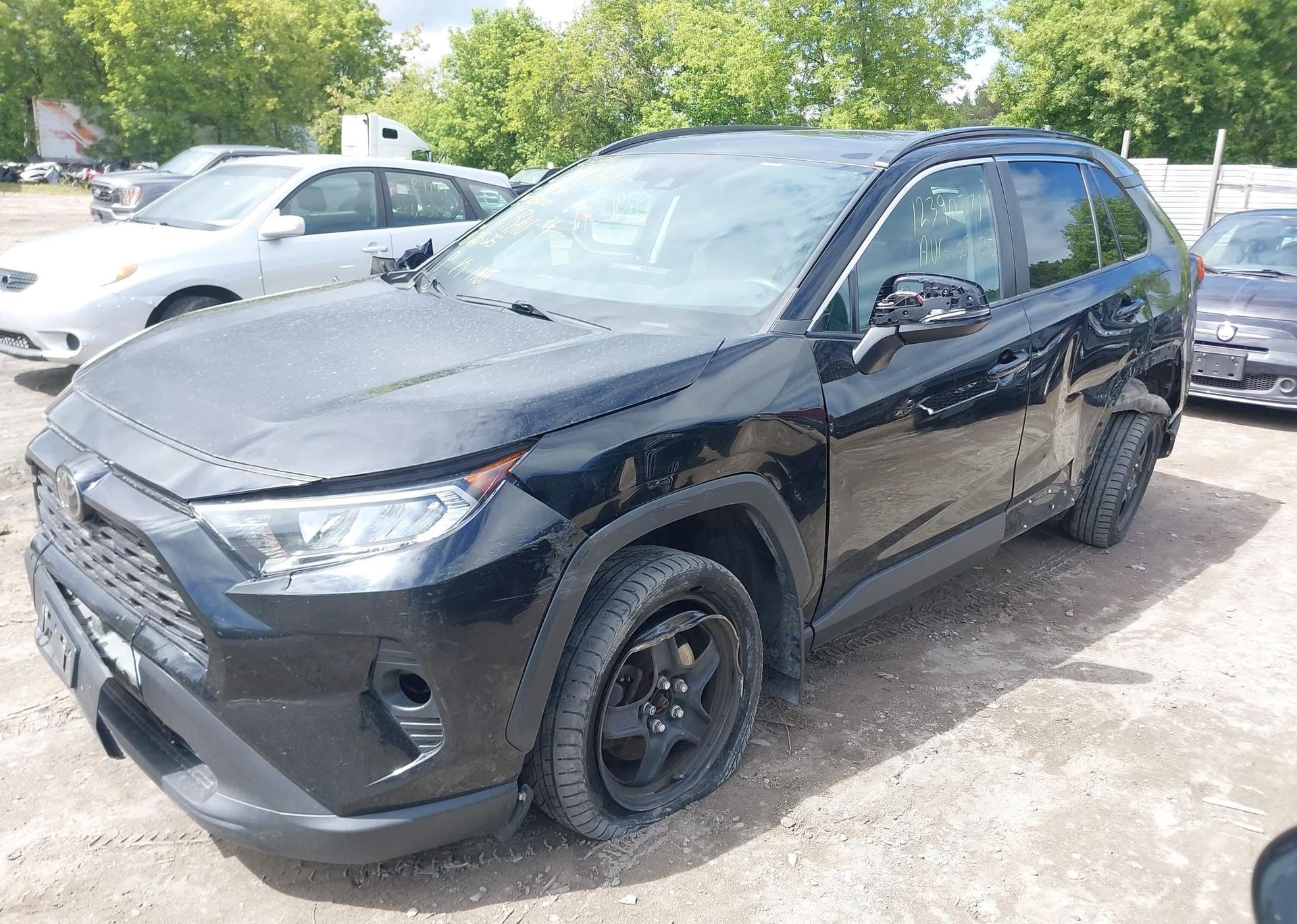 2021 TOYOTA RAV4 XLE