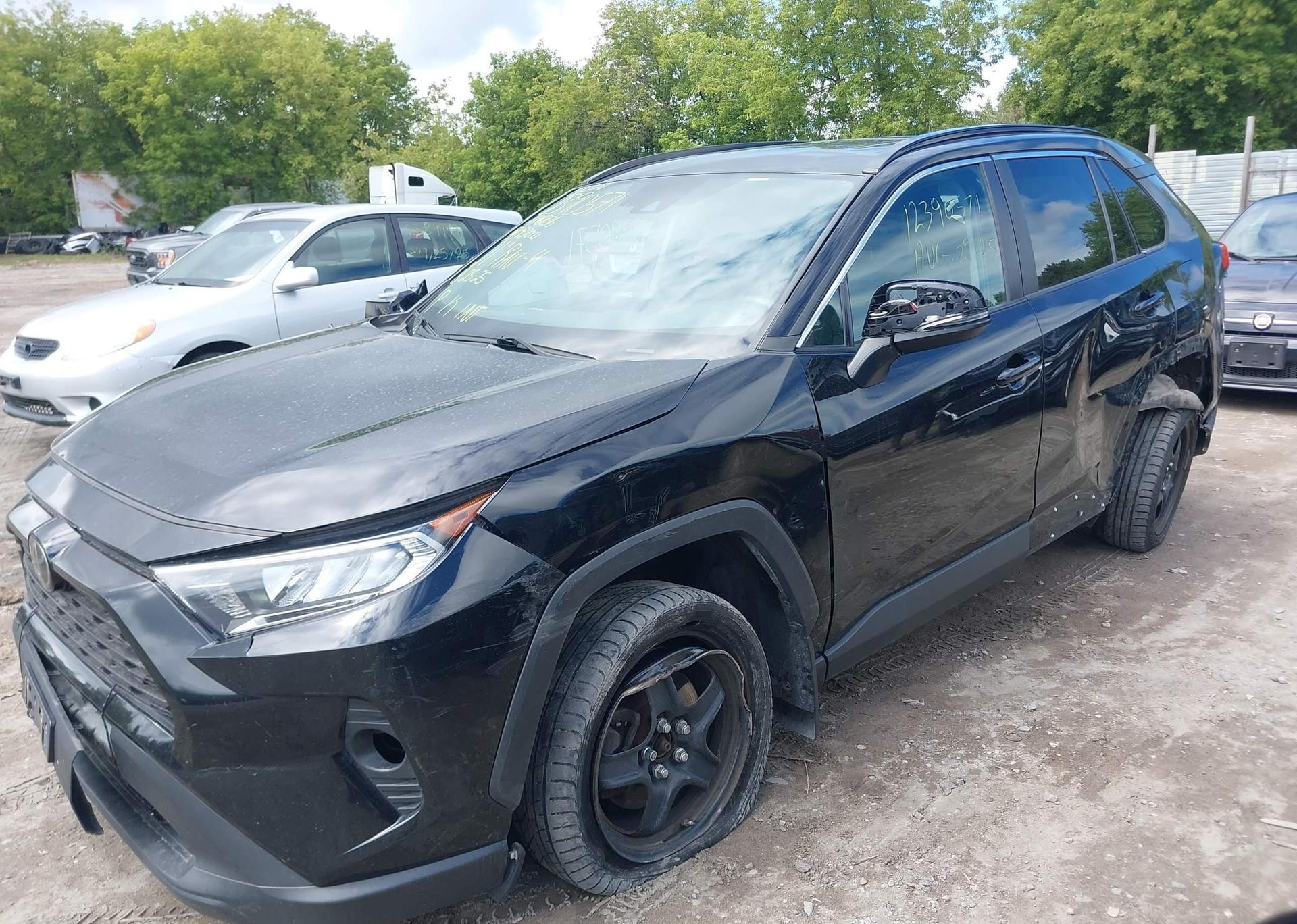 2021 TOYOTA RAV4 XLE