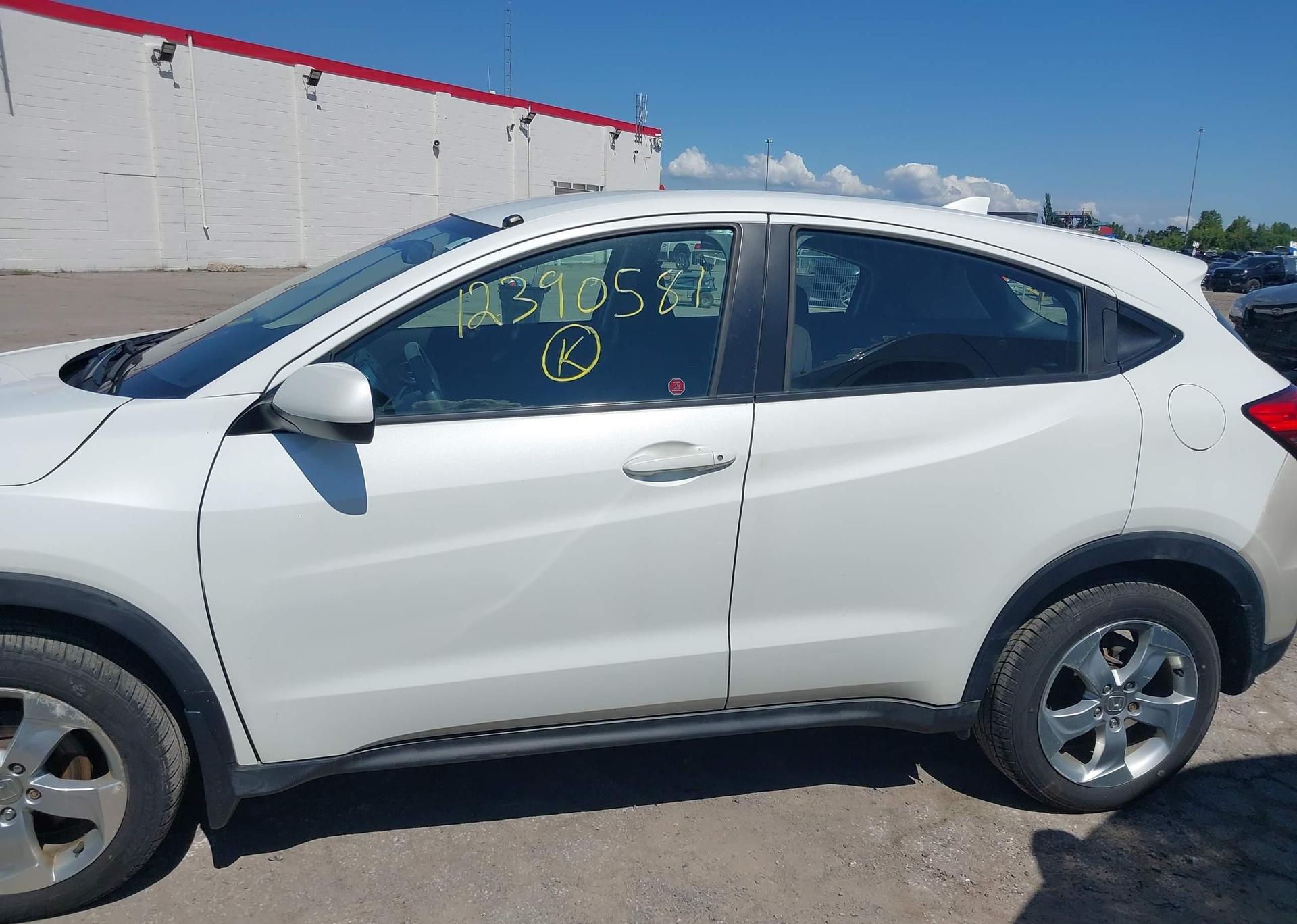 2016 HONDA HR-V LX