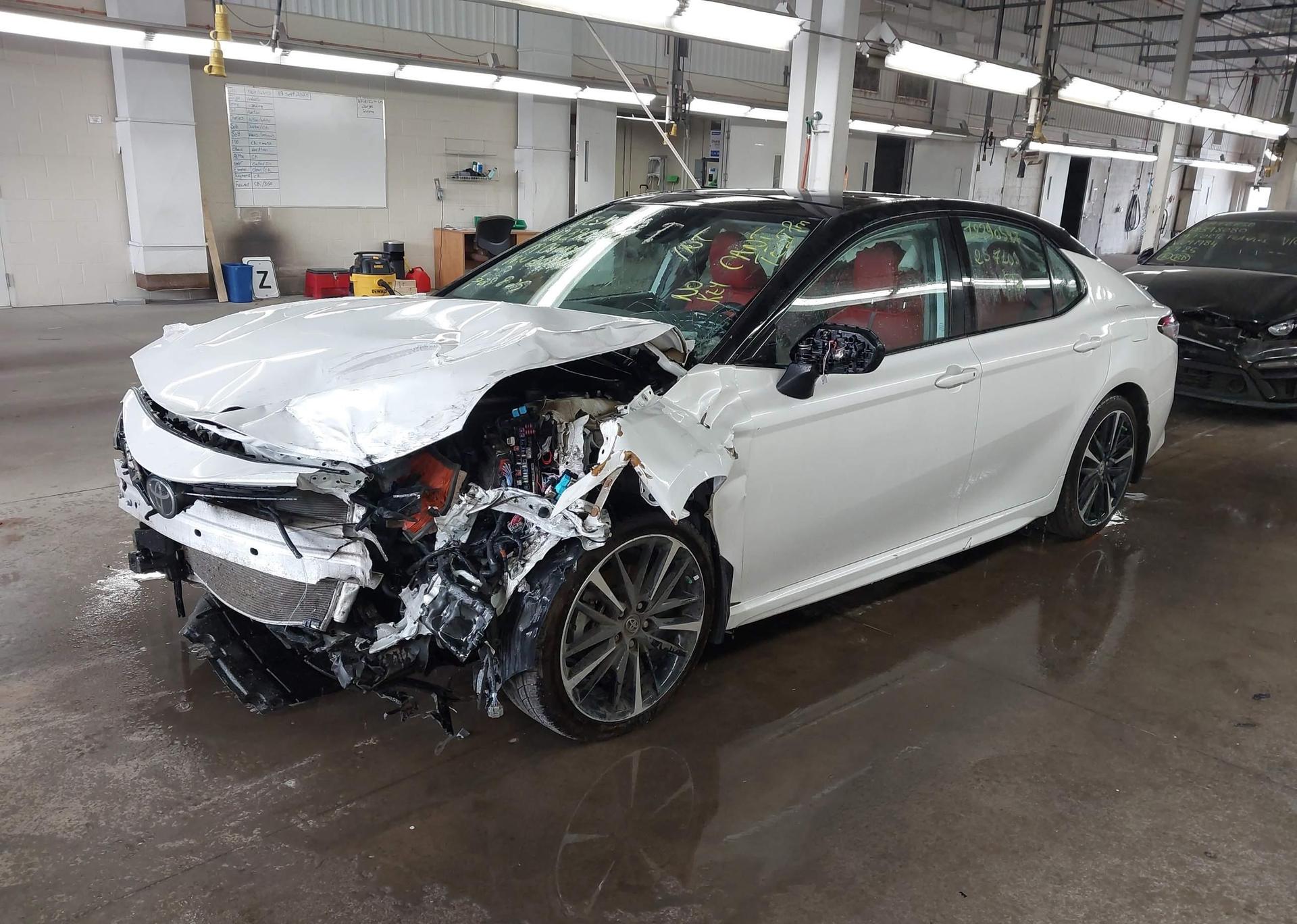 2019 TOYOTA CAMRY XSE