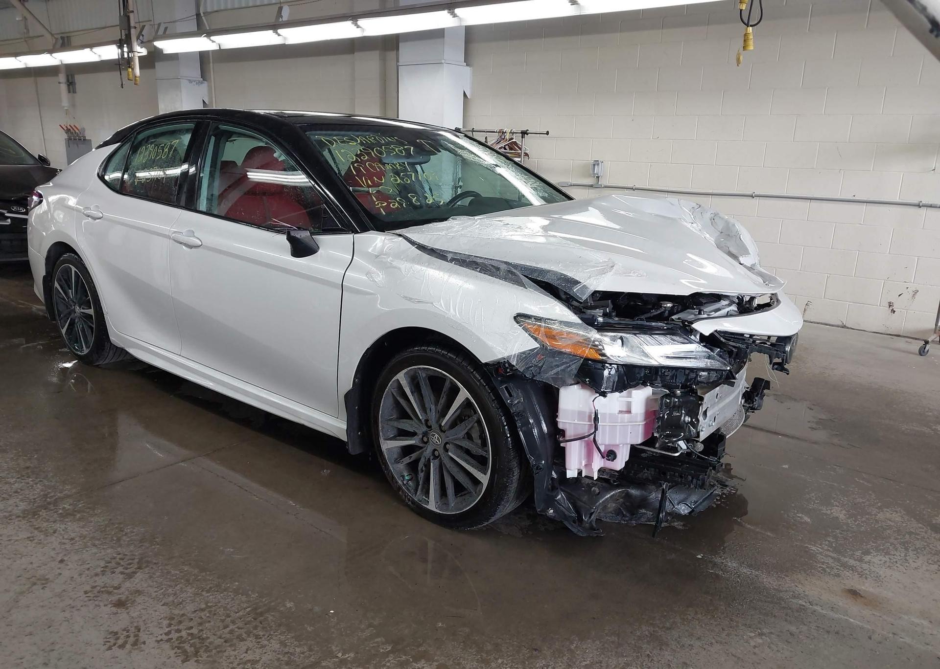 2019 TOYOTA CAMRY XSE