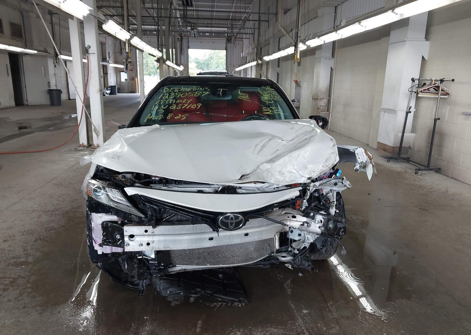 2019 TOYOTA CAMRY XSE