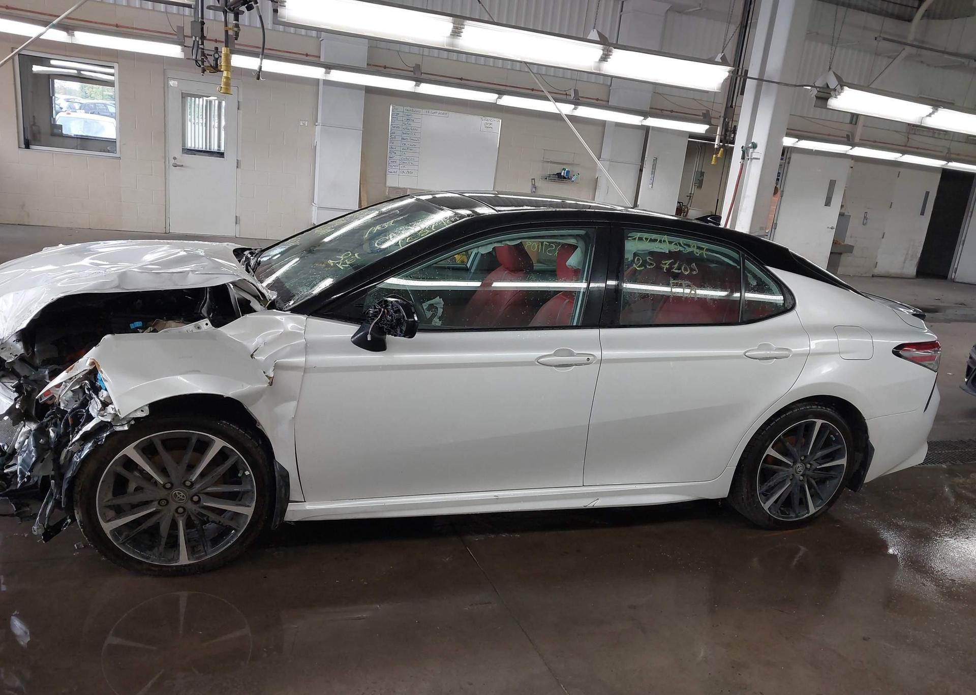 2019 TOYOTA CAMRY XSE
