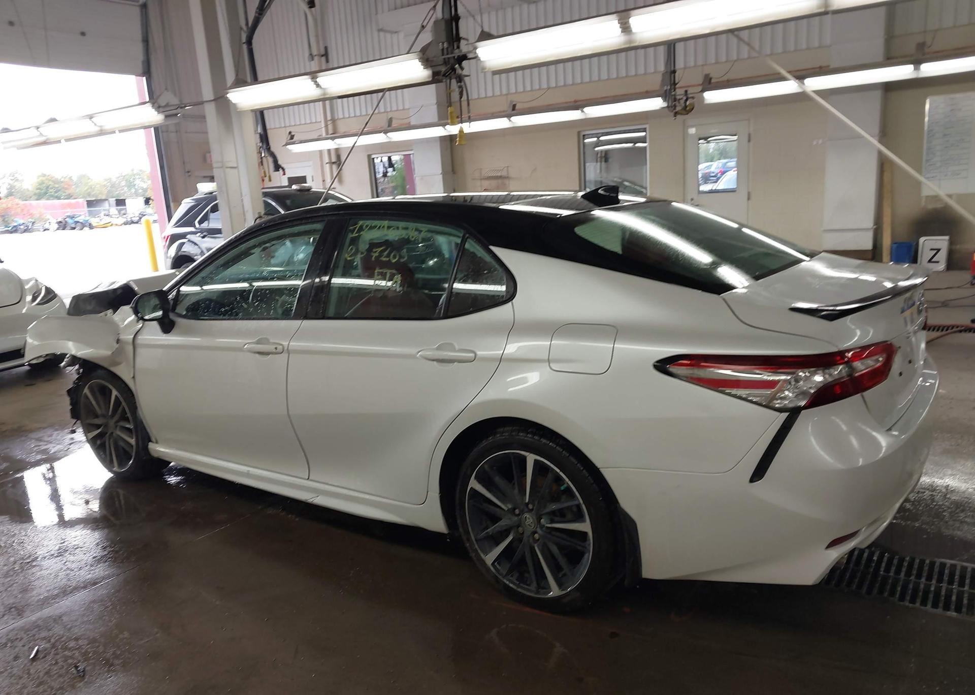 2019 TOYOTA CAMRY XSE