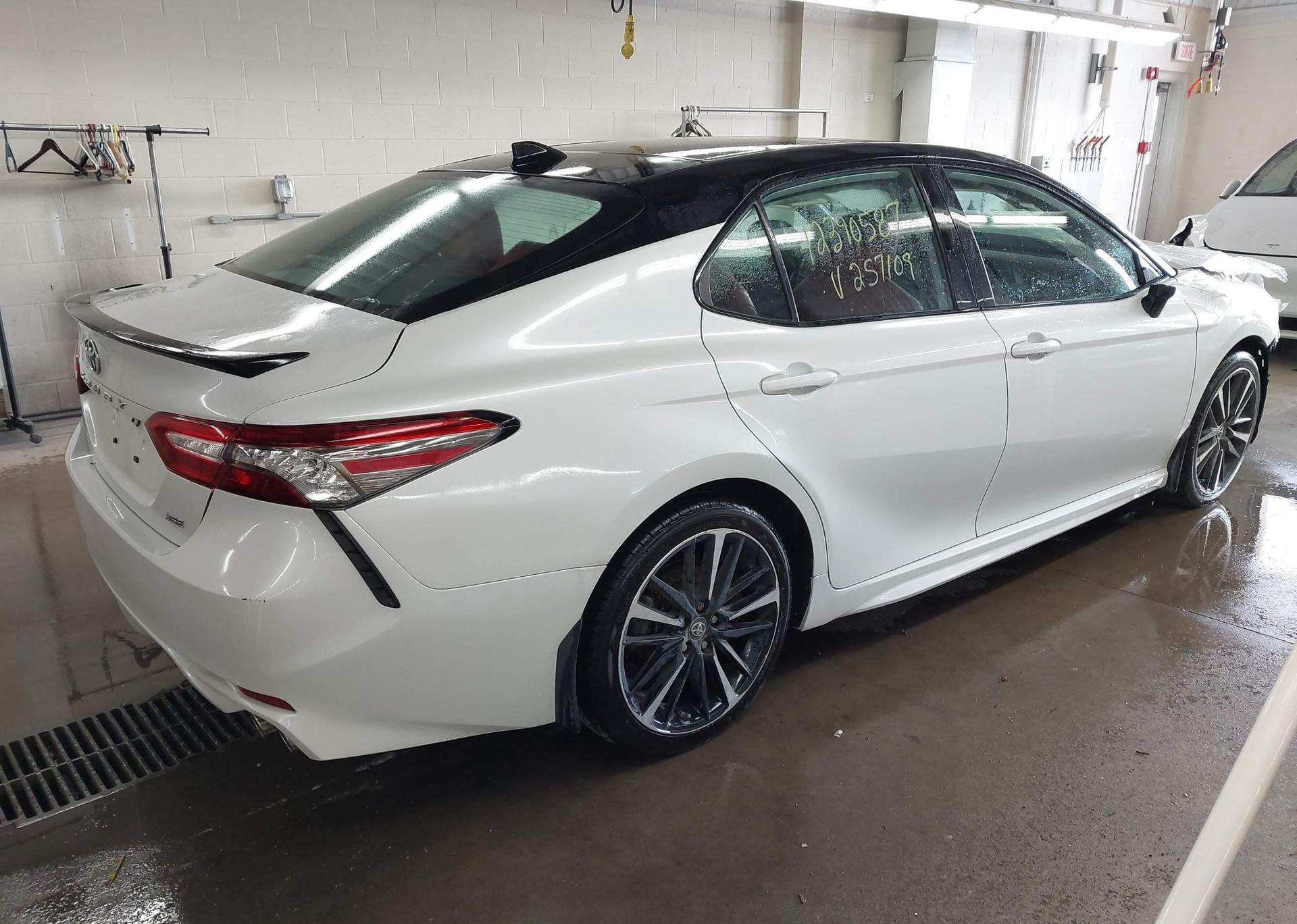 2019 TOYOTA CAMRY XSE