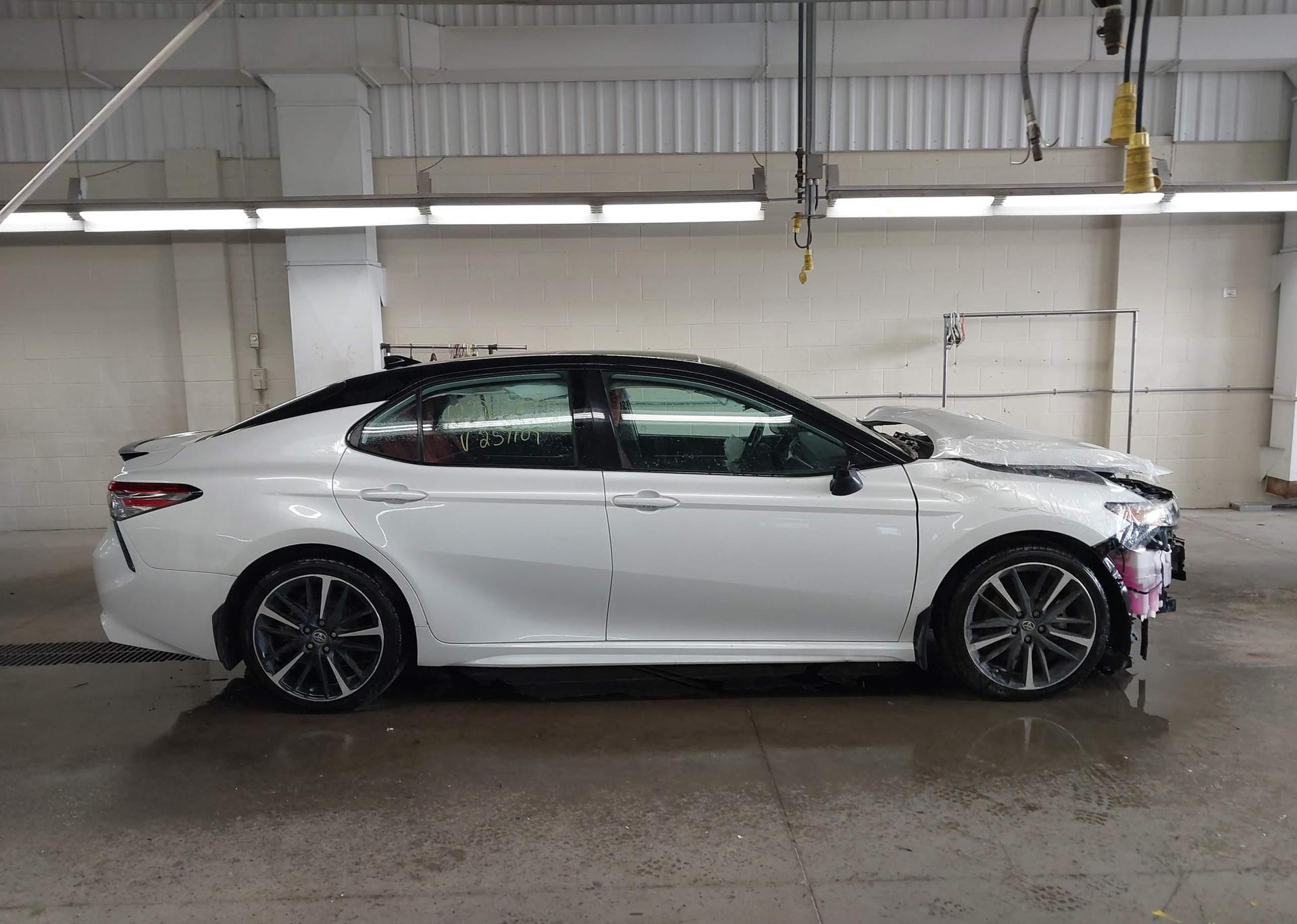 2019 TOYOTA CAMRY XSE