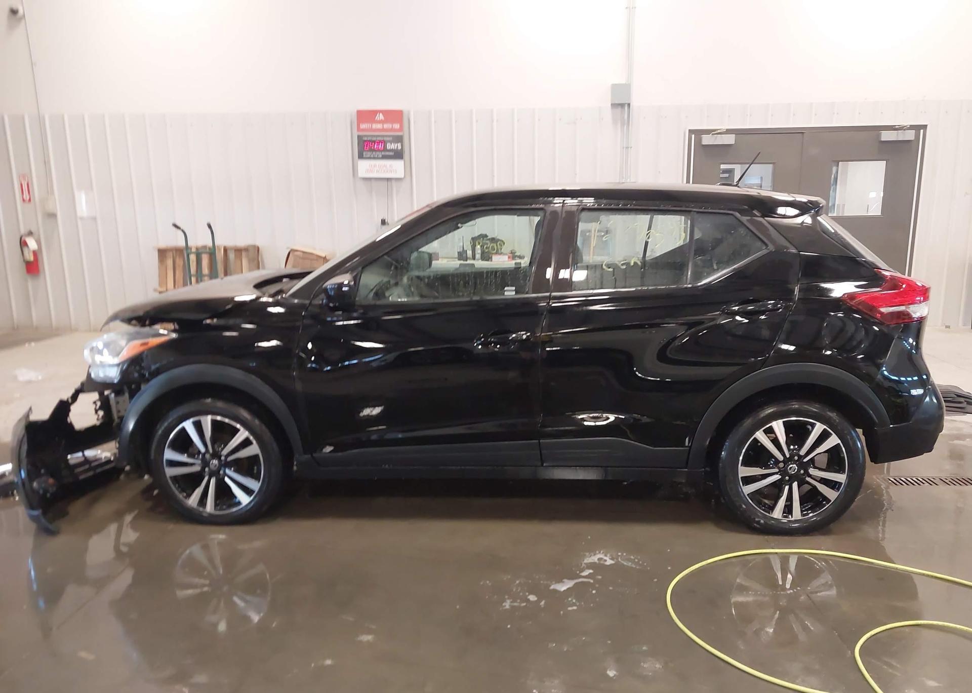 2019 NISSAN KICKS S