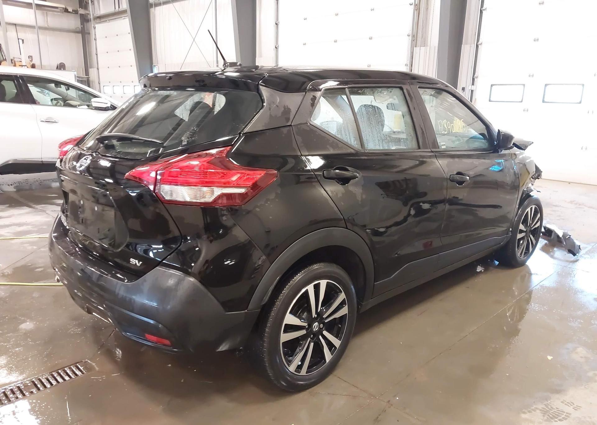 2019 NISSAN KICKS S