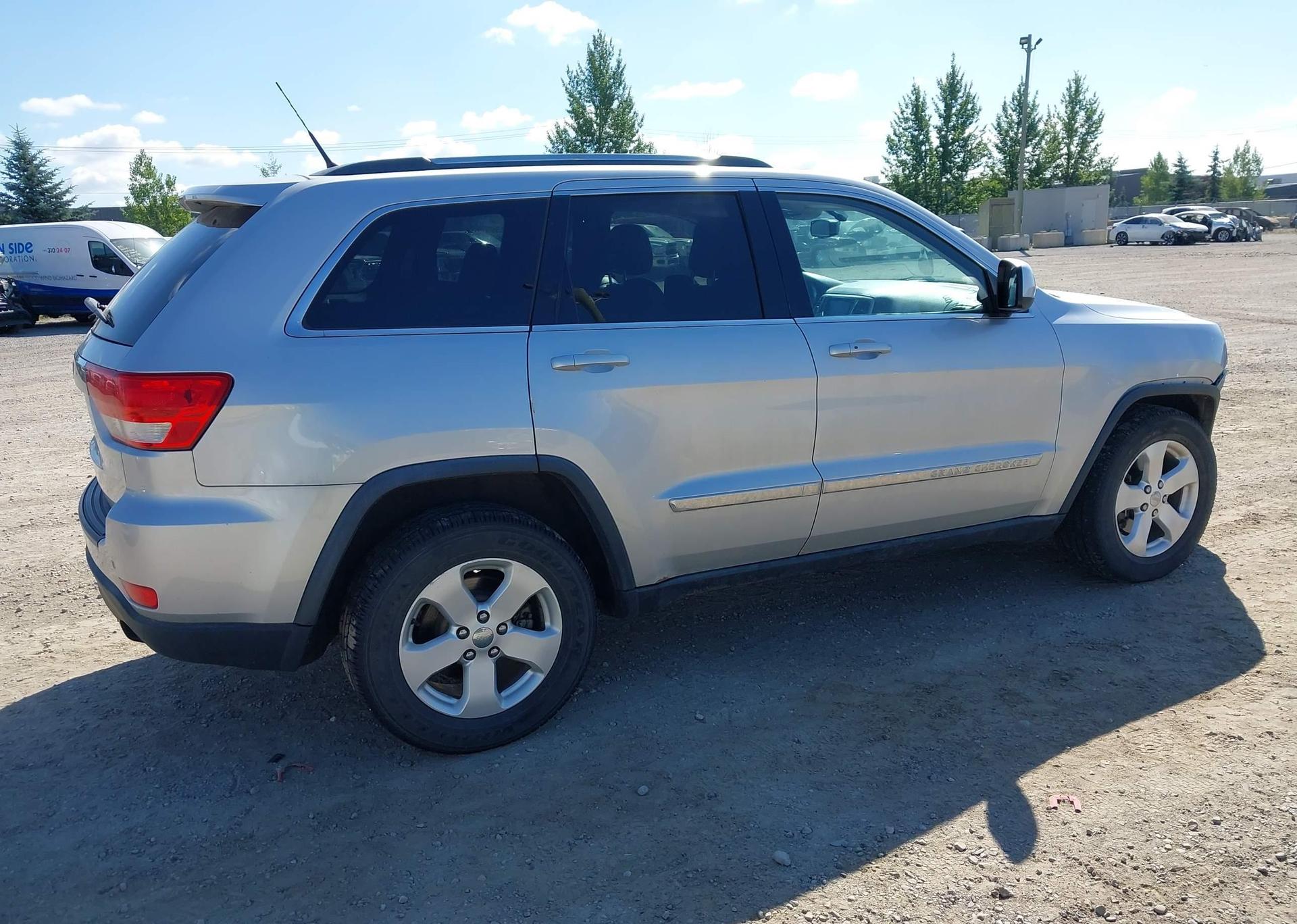 2011 JEEP GRAND CHEROKEE LAREDO