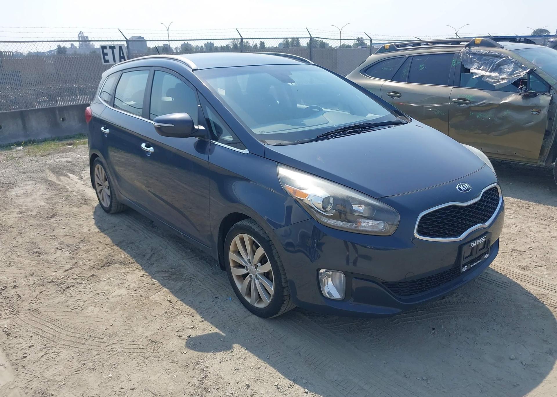 2015 KIA RONDO
