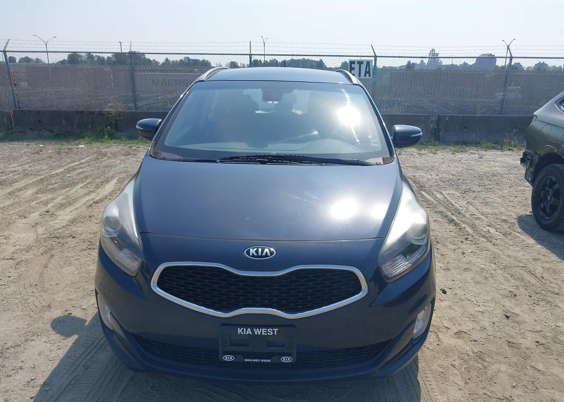2015 KIA RONDO